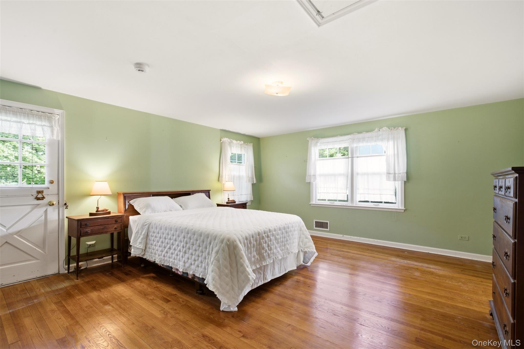1936 Midlane Property Photo 12