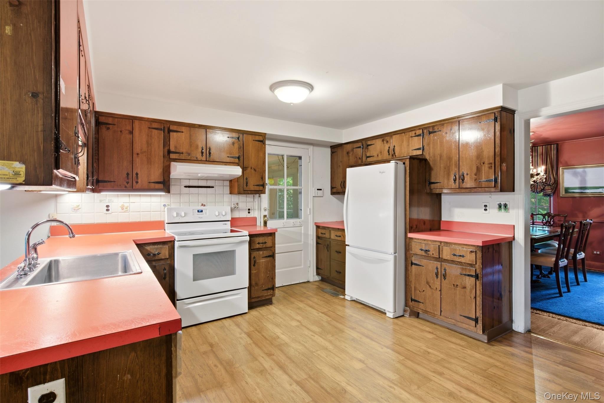 1936 Midlane Property Photo 19