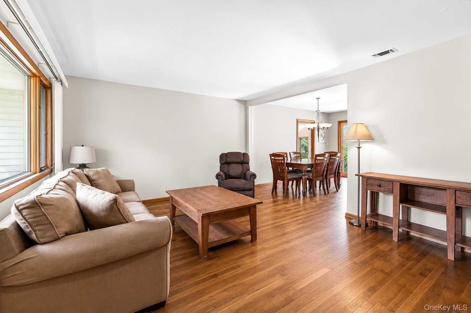 51 Longworth Avenue Property Photo 4