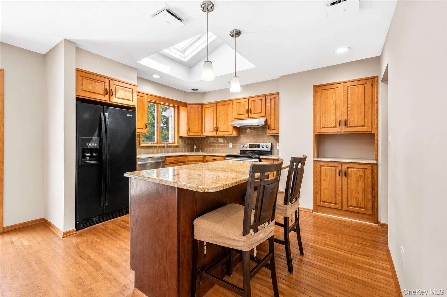 51 Longworth Avenue Property Photo 10