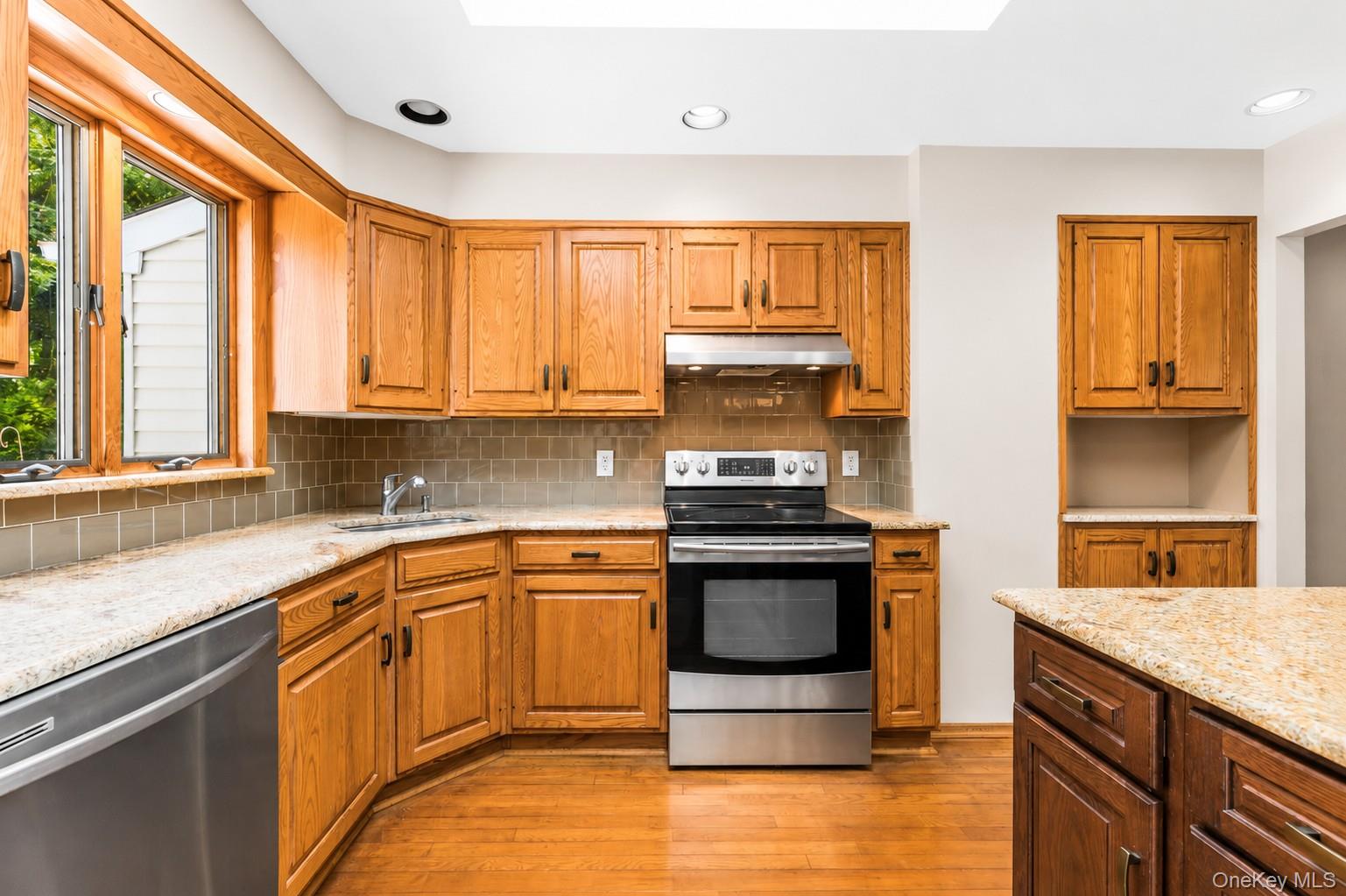 51 Longworth Avenue Property Photo 13