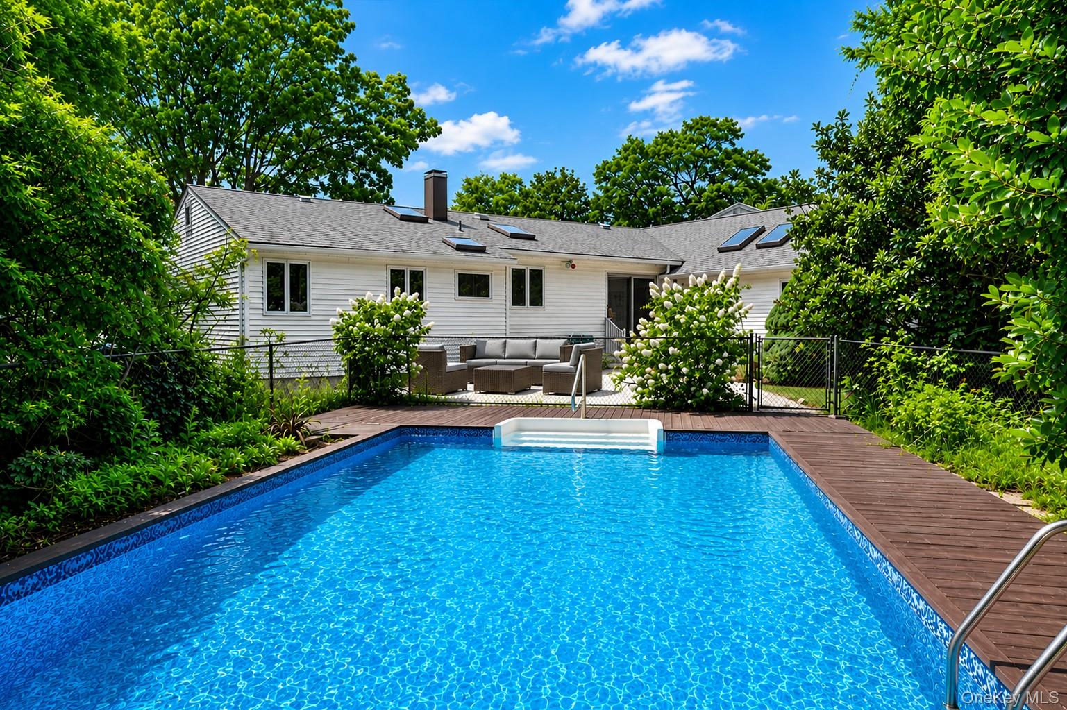 51 Longworth Avenue Property Photo 31
