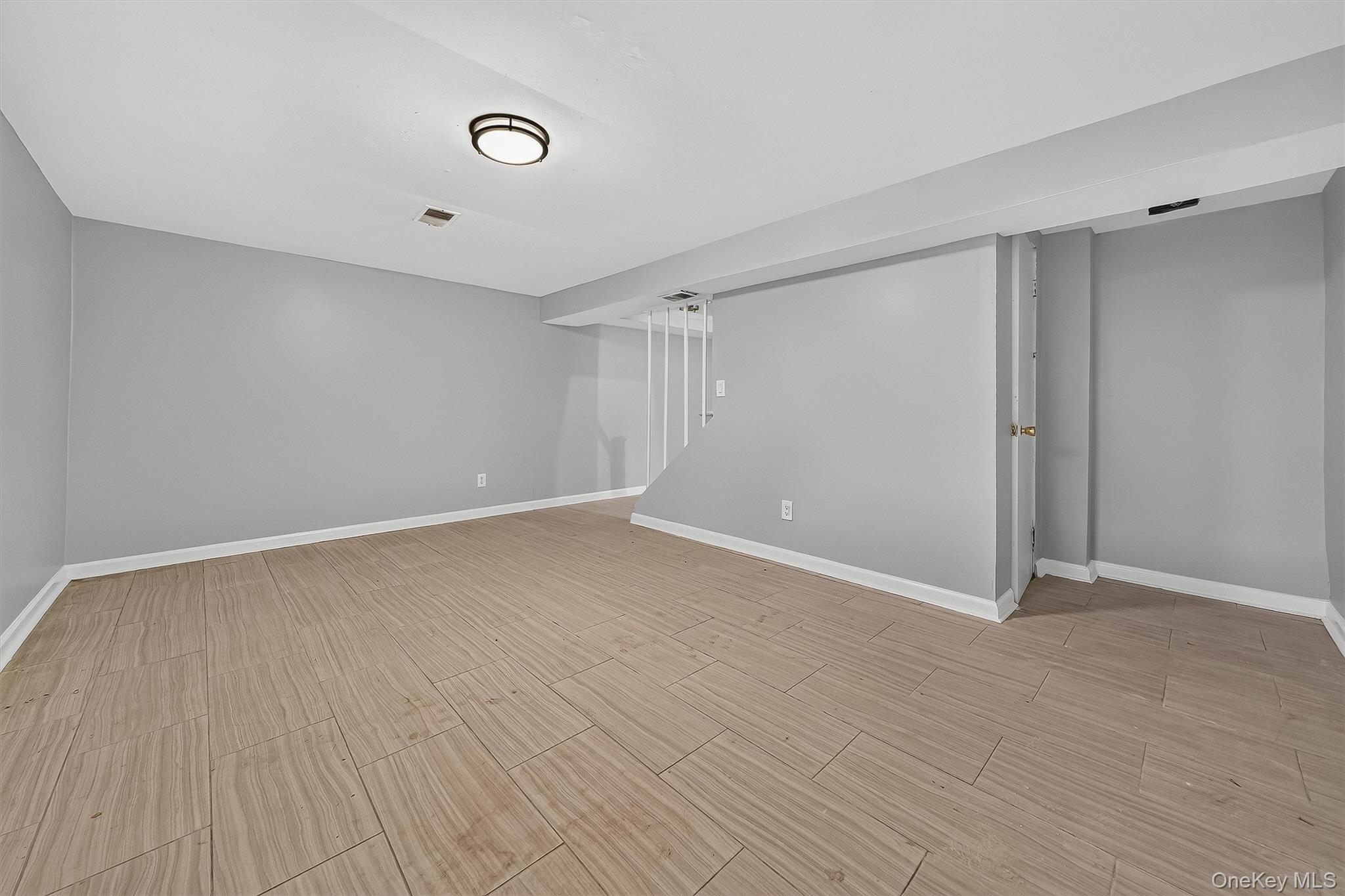 9 Alan Road 9 Property Photo 23