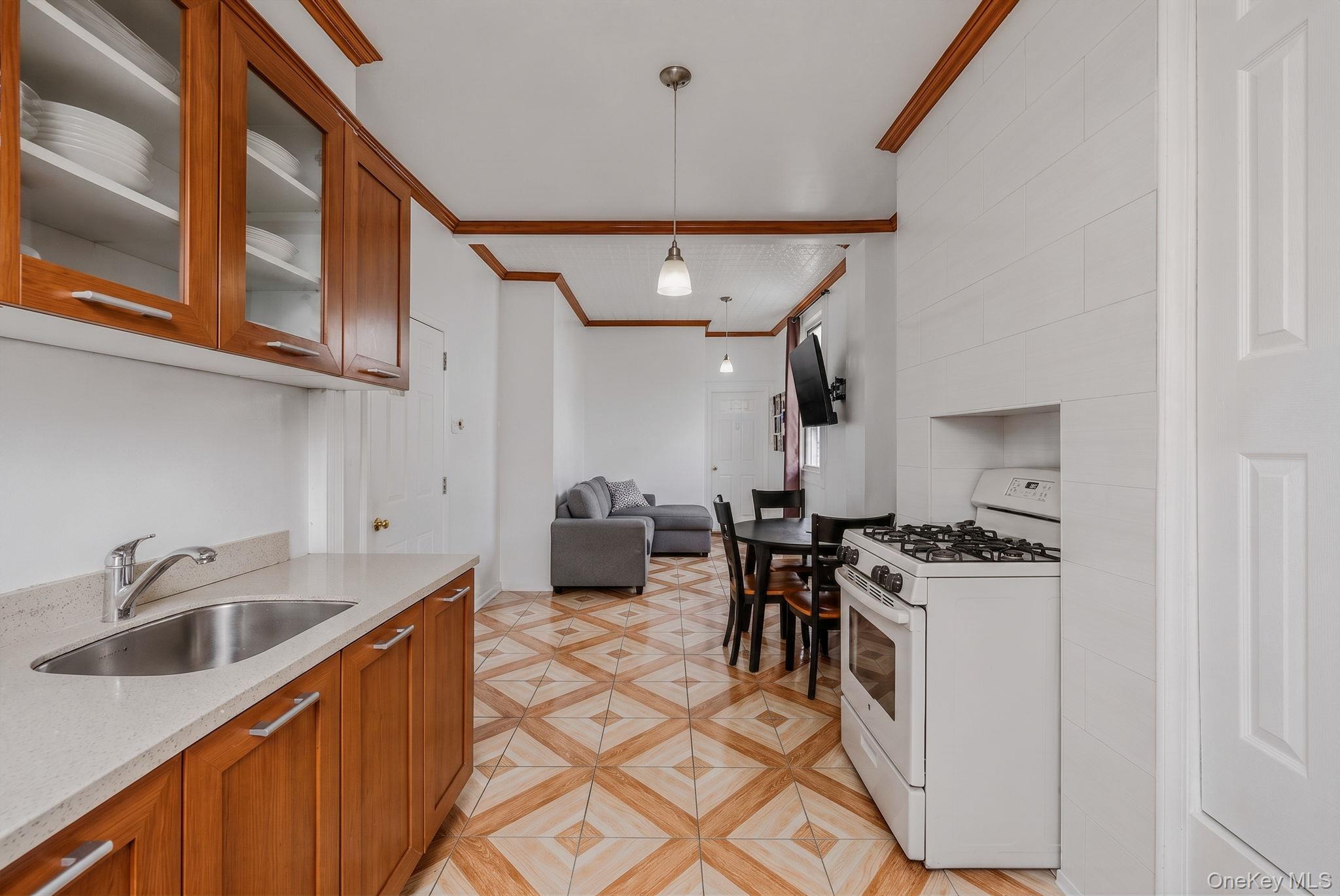 283 Wyckoff Avenue Property Photo 10