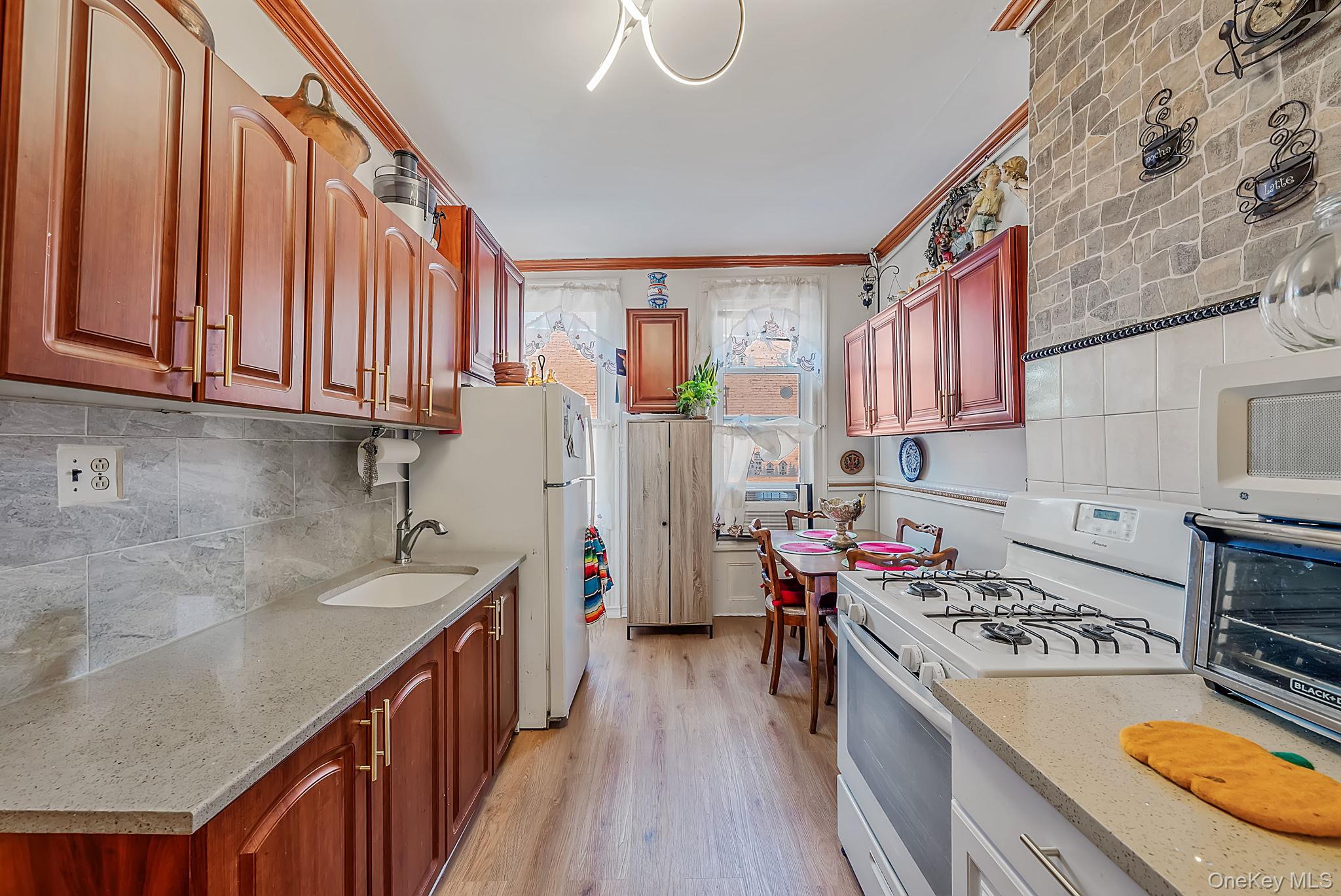 283 Wyckoff Avenue Property Photo 17