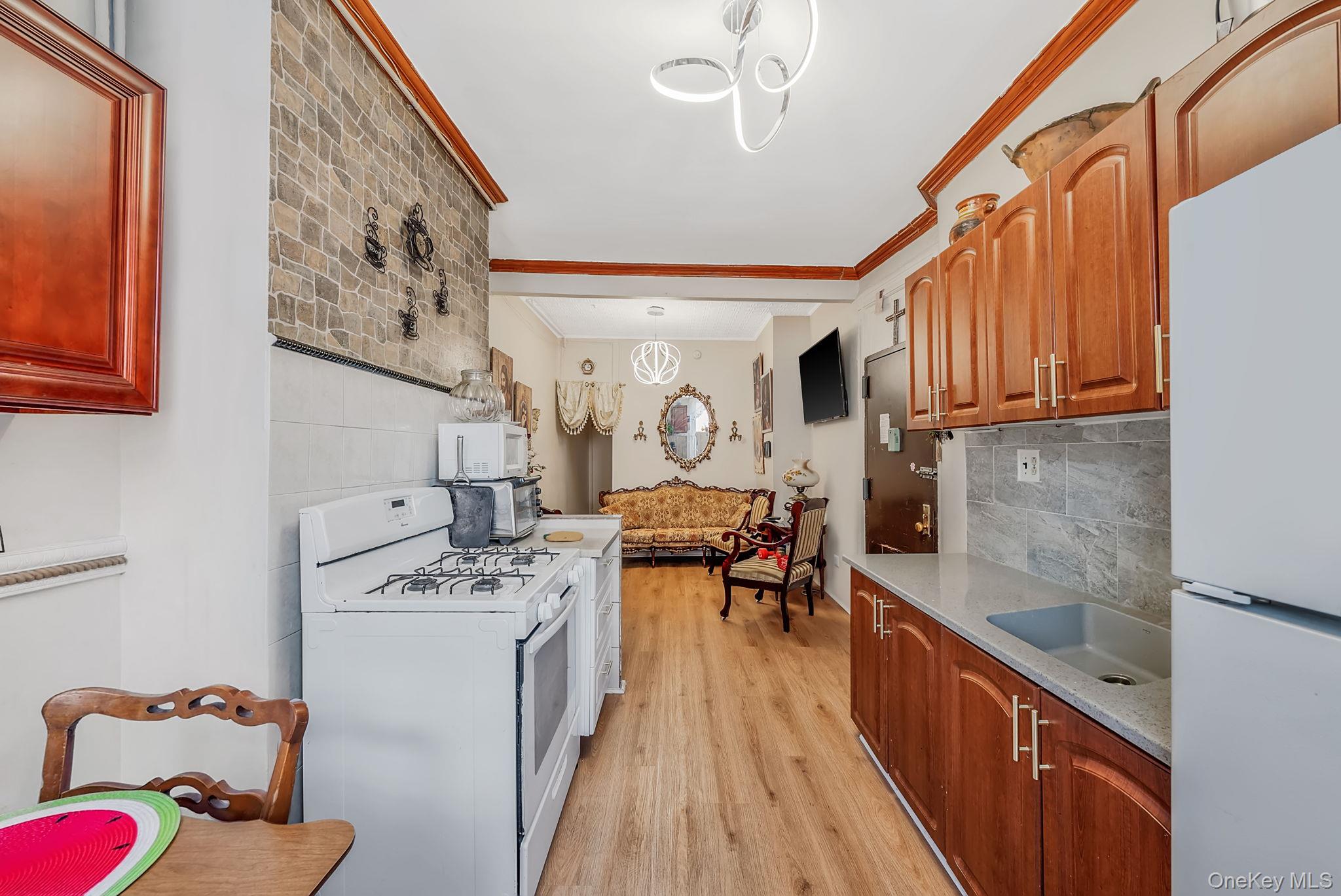 283 Wyckoff Avenue Property Photo 19