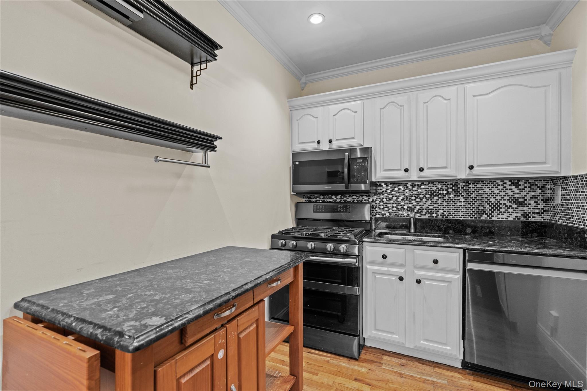 68 E Hartsdale Avenue 5d Property Photo 9