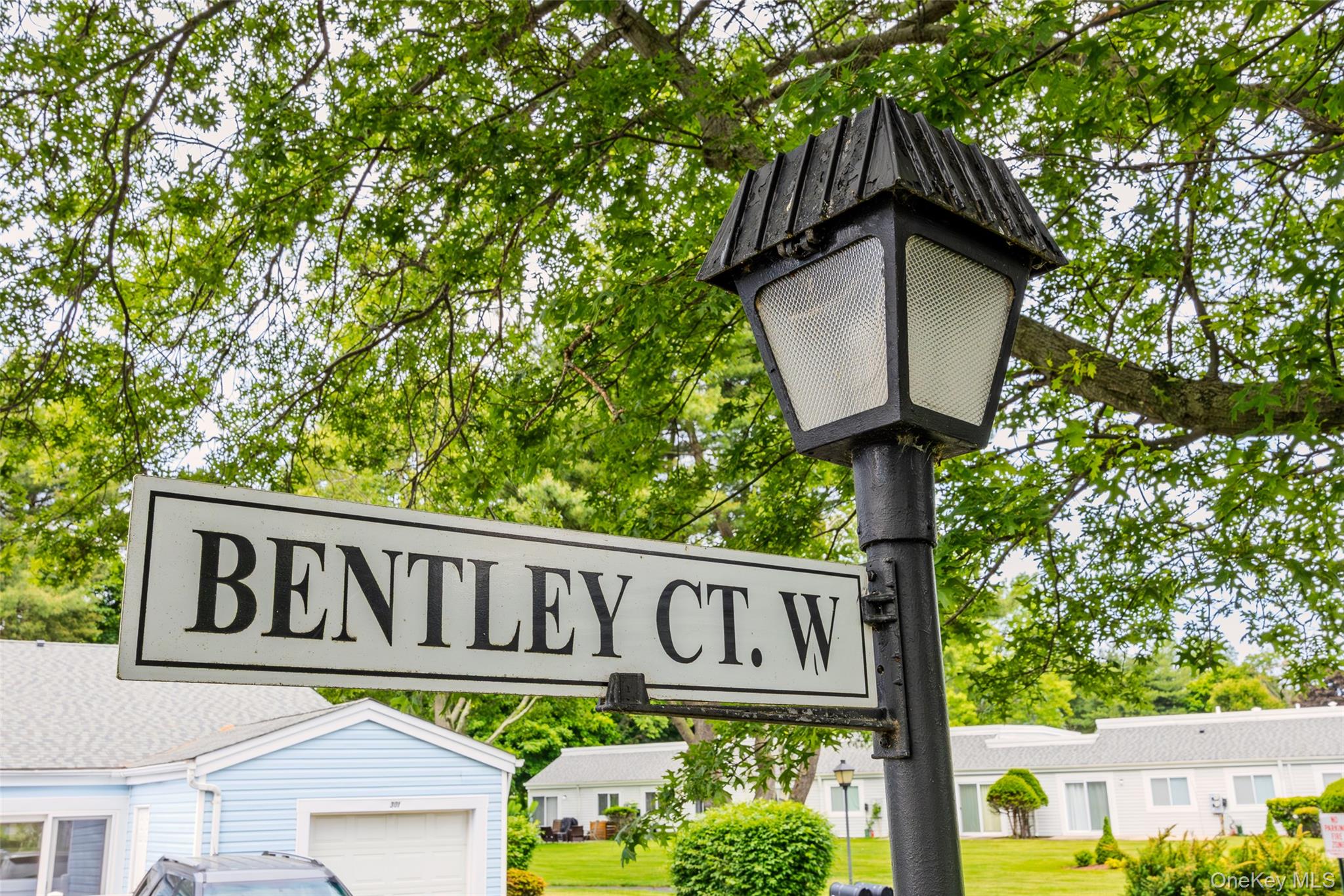 302 Bentley Court Property Photo 11