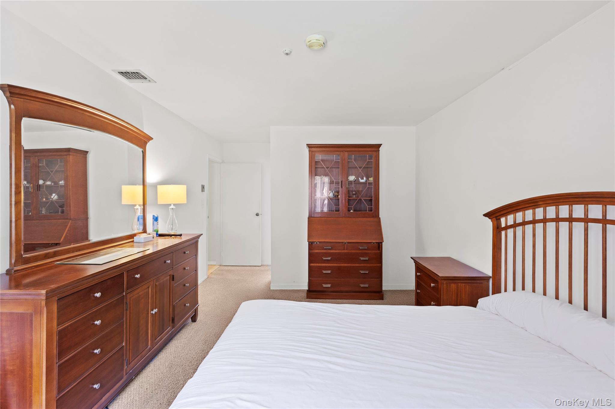 302 Bentley Court Property Photo 17