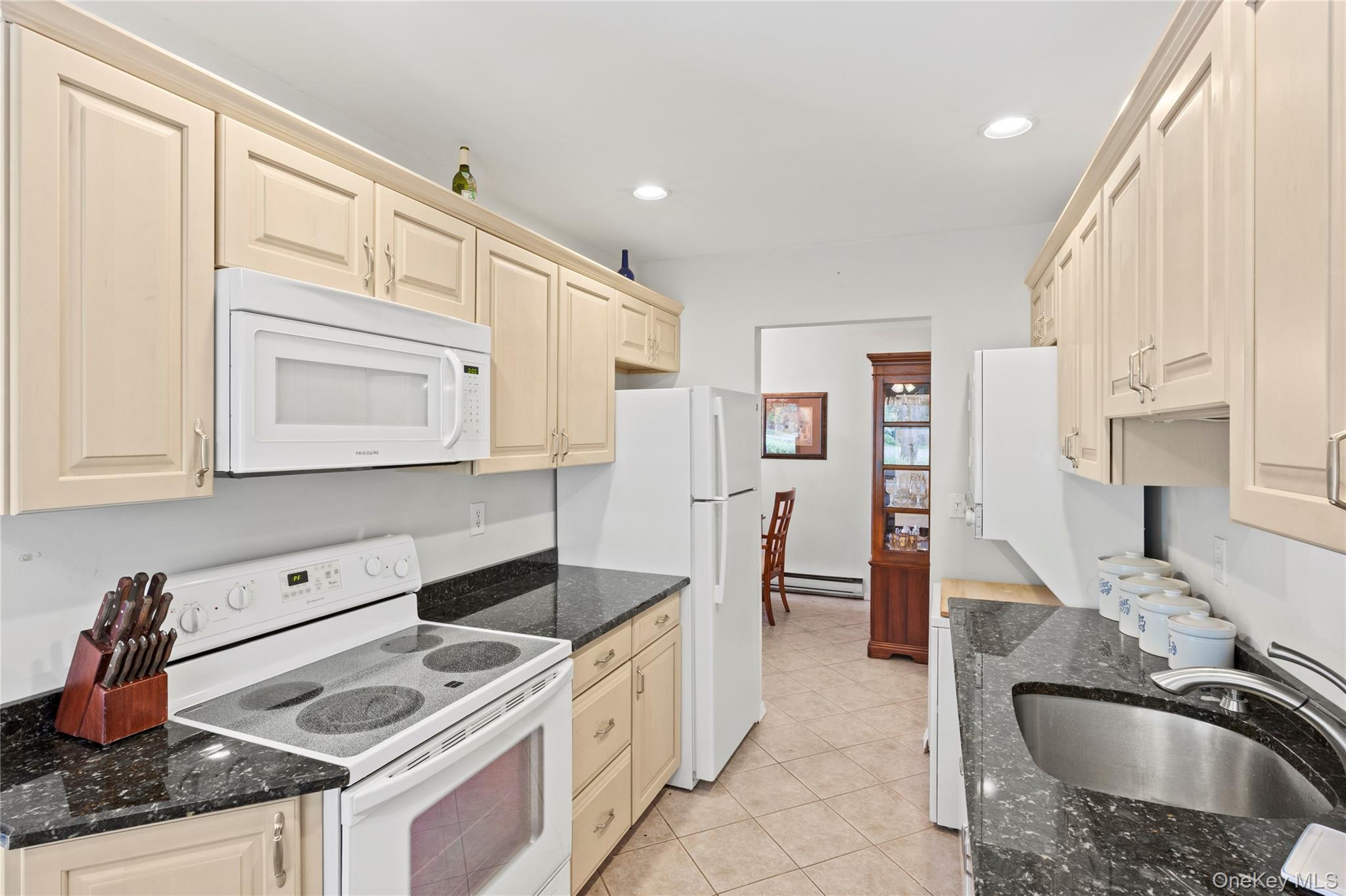 302 Bentley Court Property Photo 27