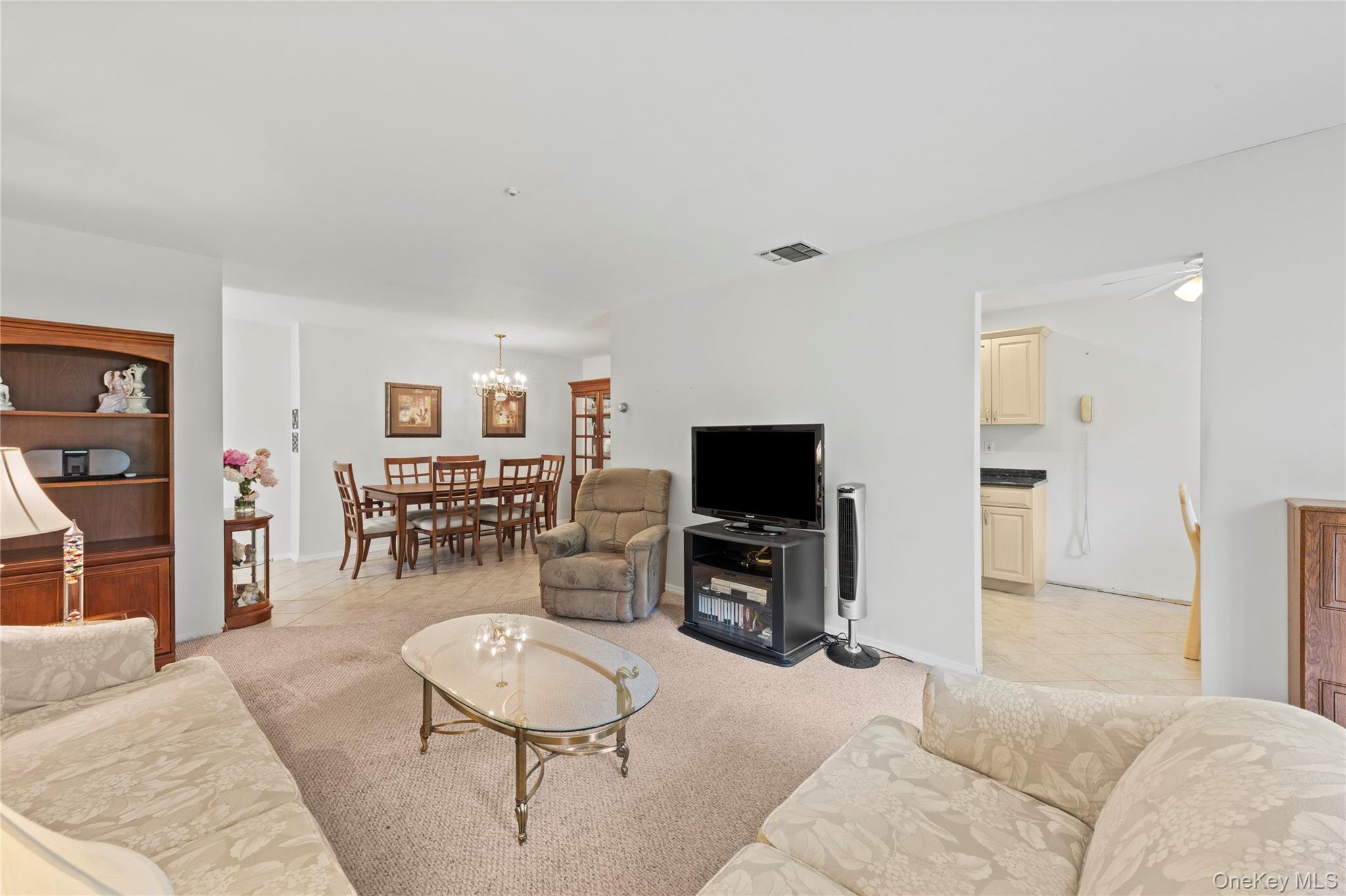 302 Bentley Court Property Photo 30