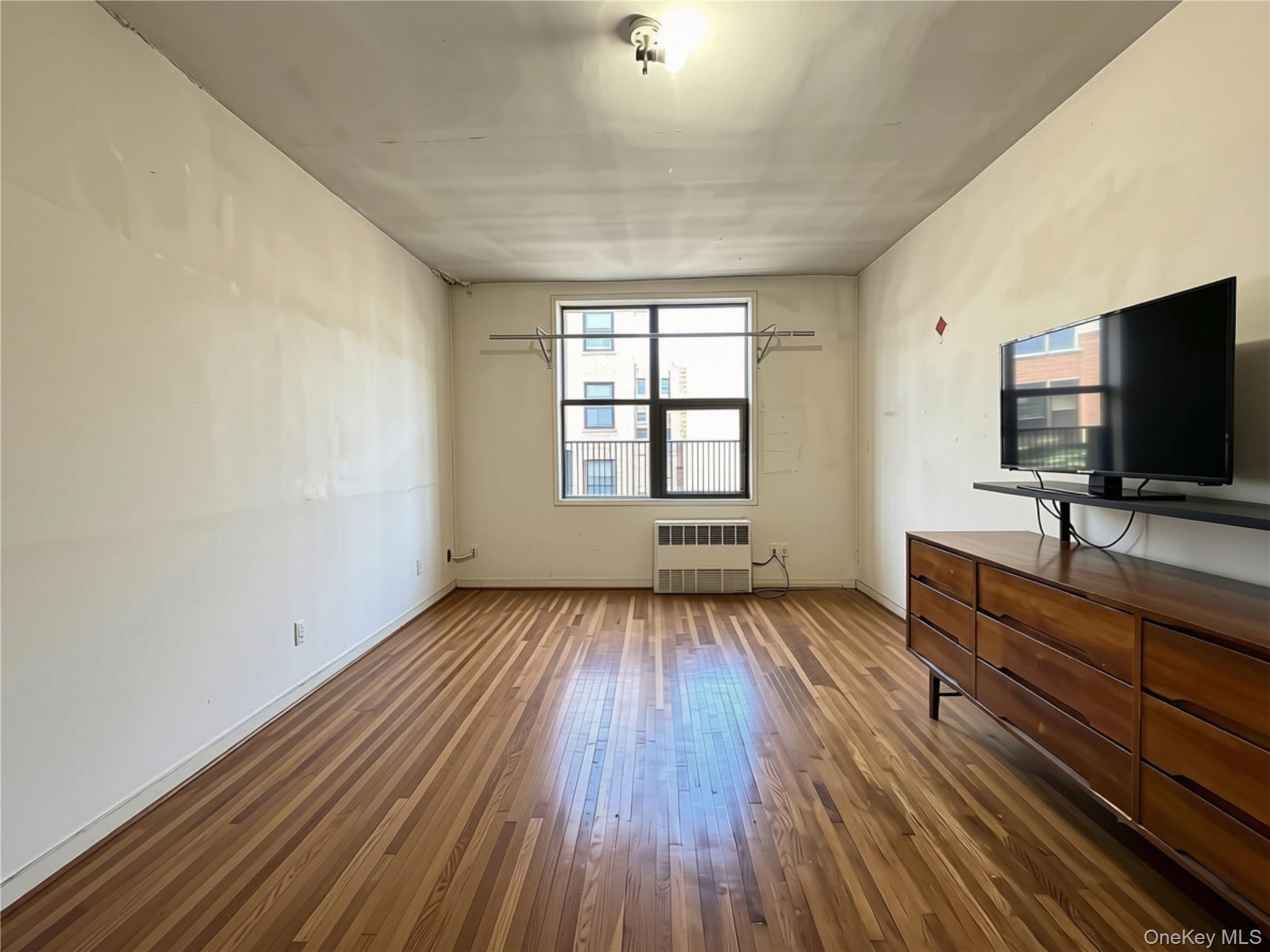 91-15 Lamont Avenue 7j Property Photo 3