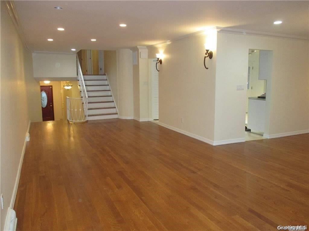 2314 215th St Property Photo 4