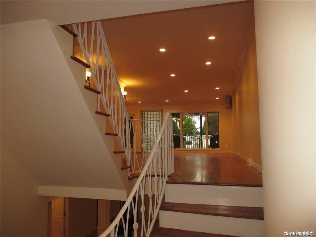 2314 215th St Property Photo 5