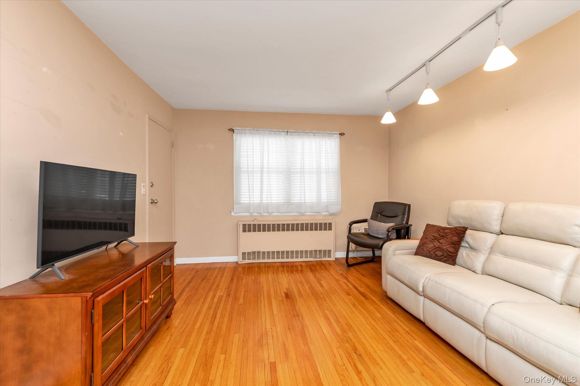 415 Merrick Road 1l Property Photo 2