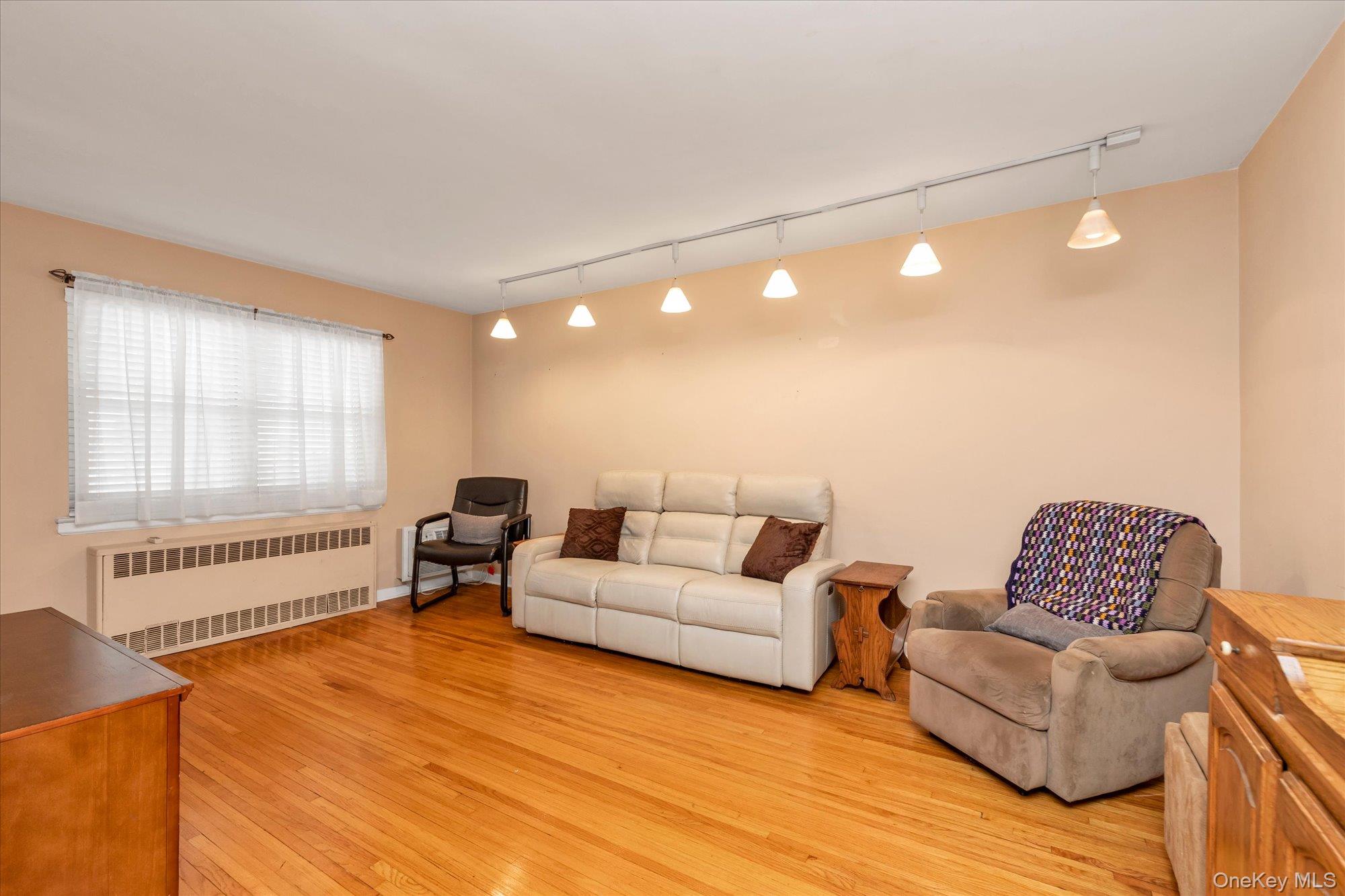415 Merrick Road 1l Property Photo 3