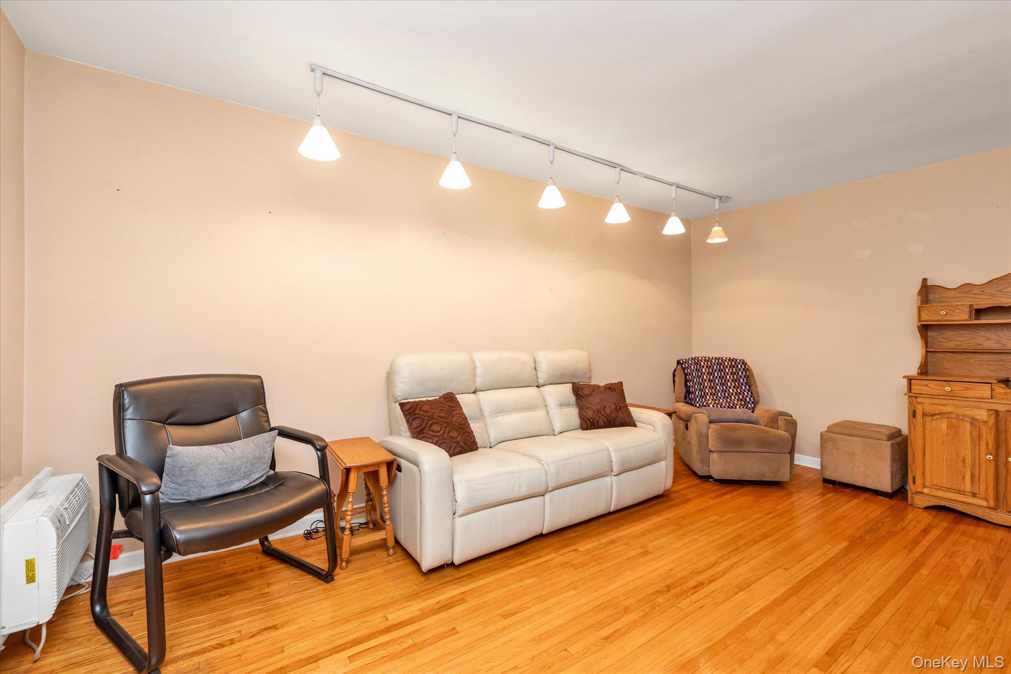 415 Merrick Road 1l Property Photo 4