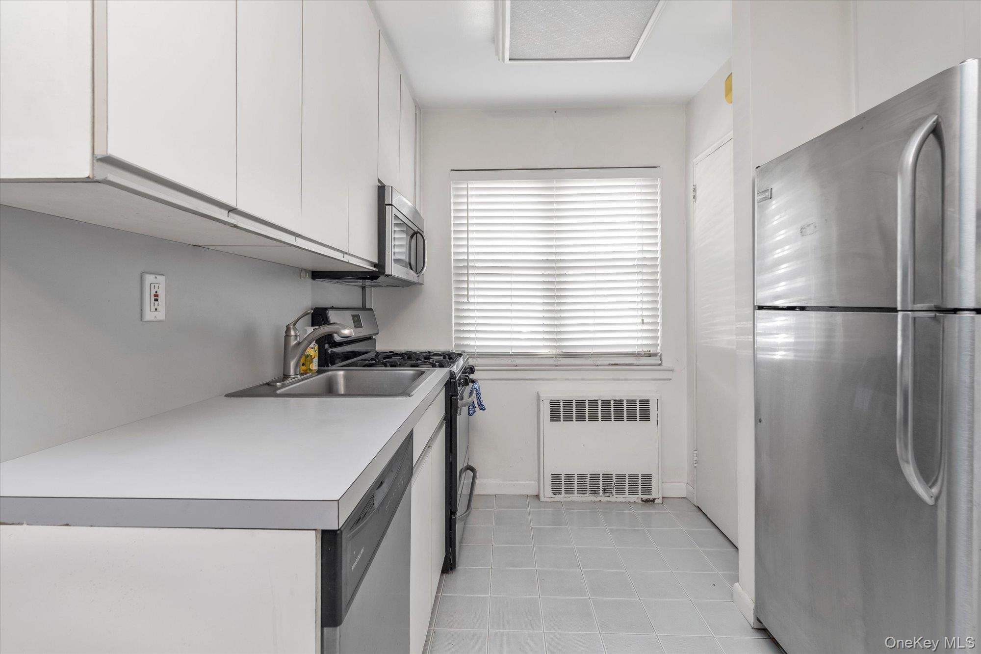 415 Merrick Road 1l Property Photo 5