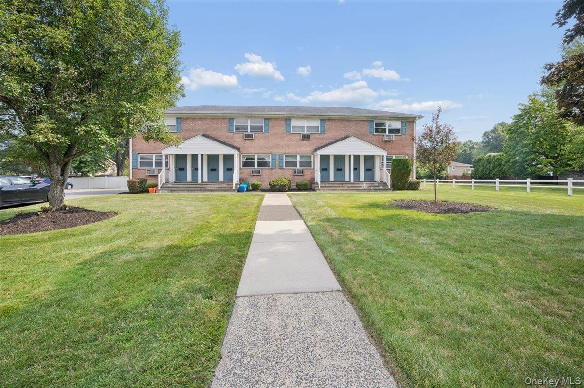 167 Meyer Oval Property Photo 10