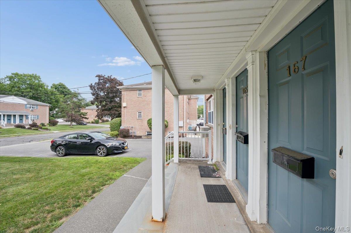 167 Meyer Oval Property Photo 12