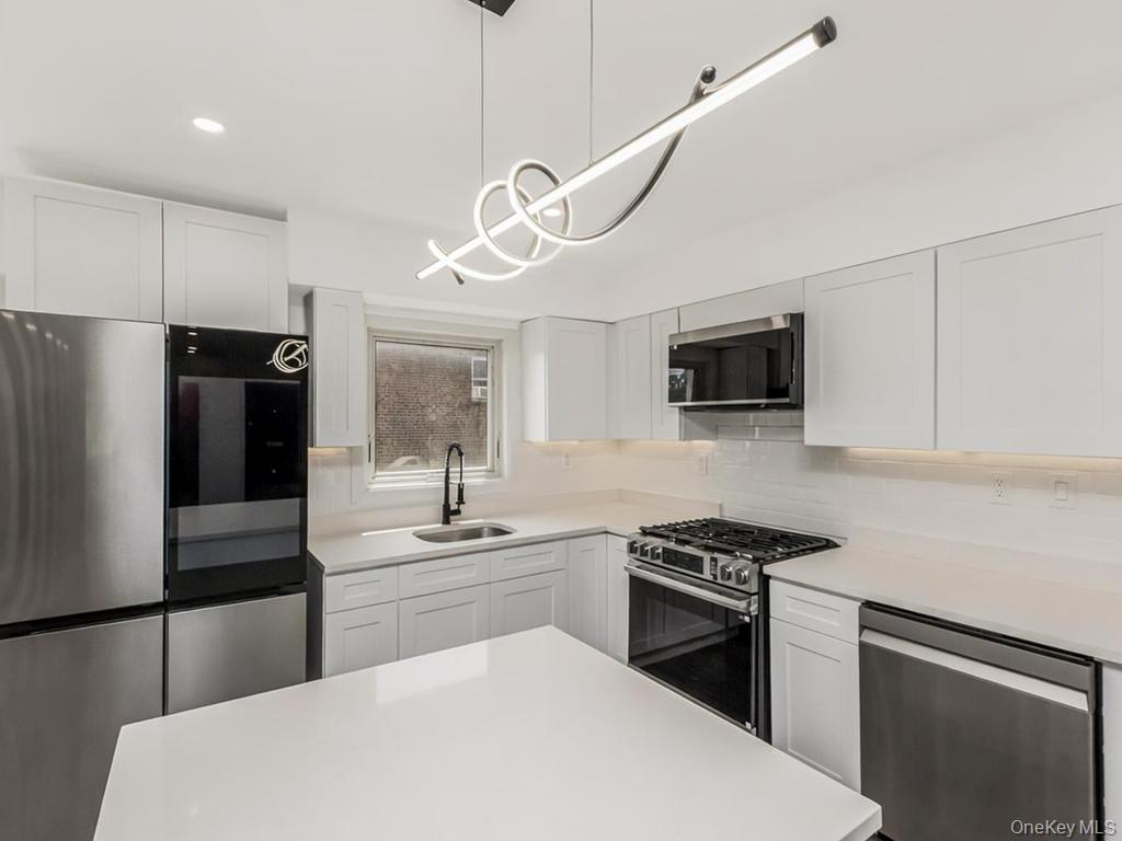 1066 E 219th Street Property Photo 10