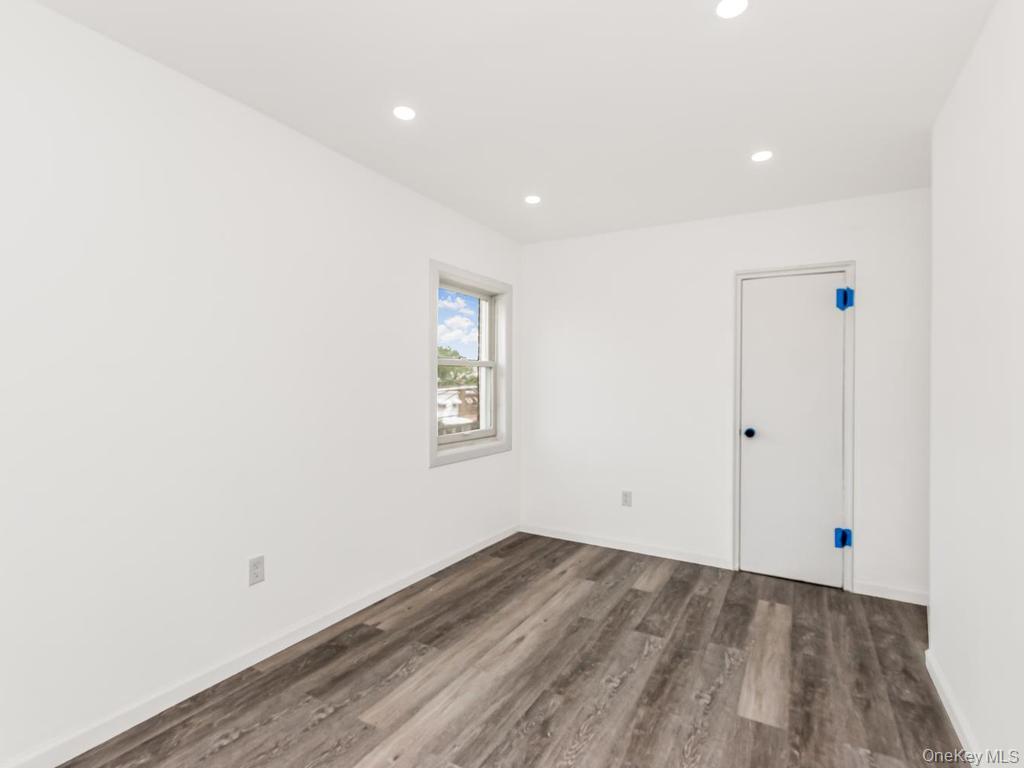 1066 E 219th Street Property Photo 19