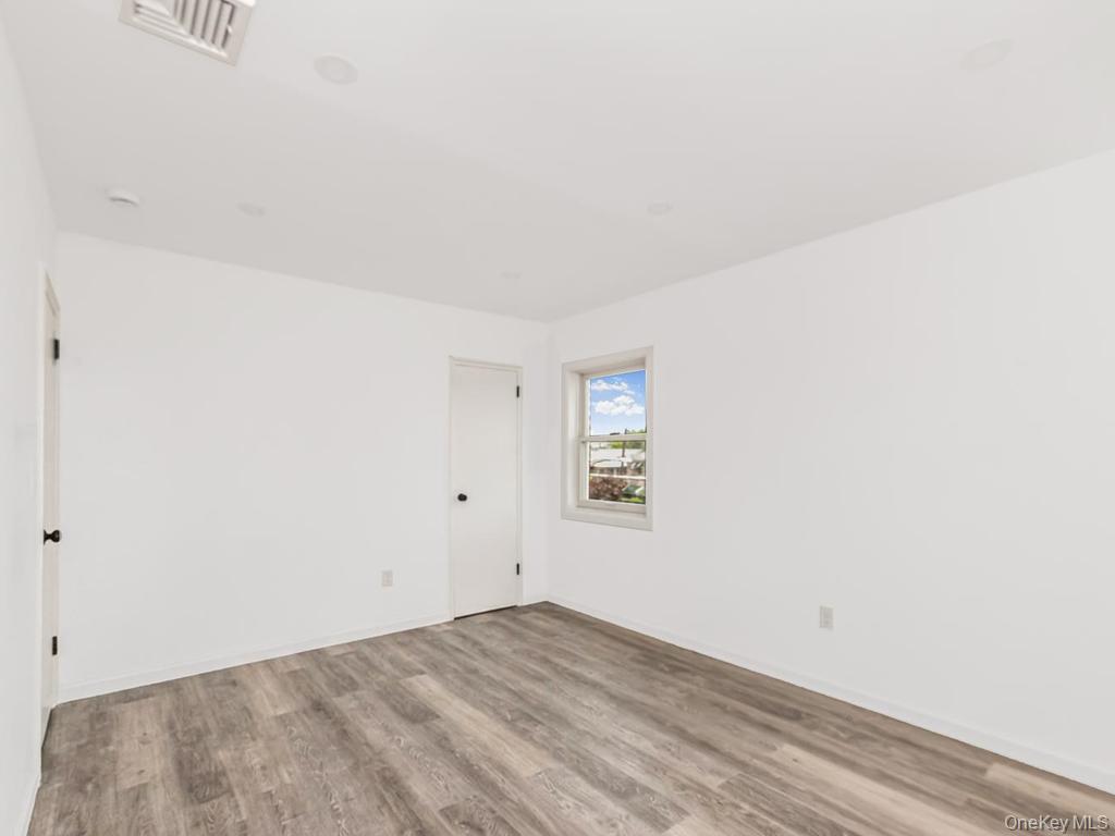 1066 E 219th Street Property Photo 20