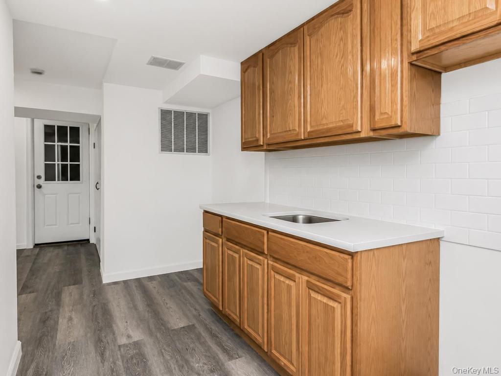 1066 E 219th Street Property Photo 27