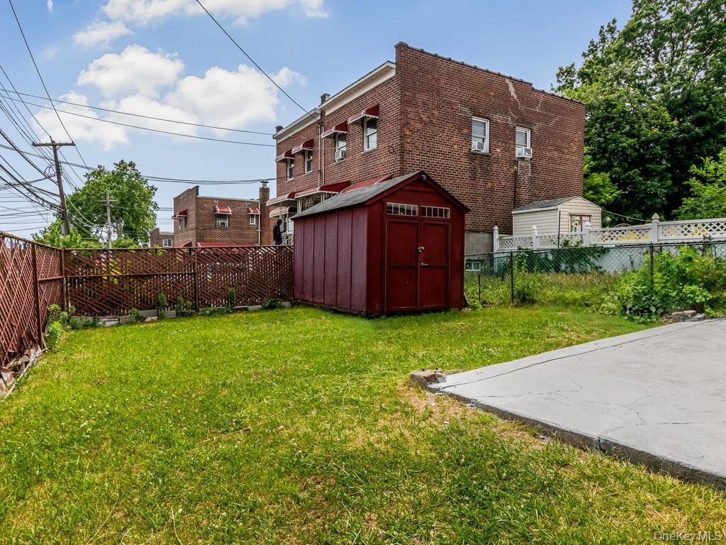 1066 E 219th Street Property Photo 32