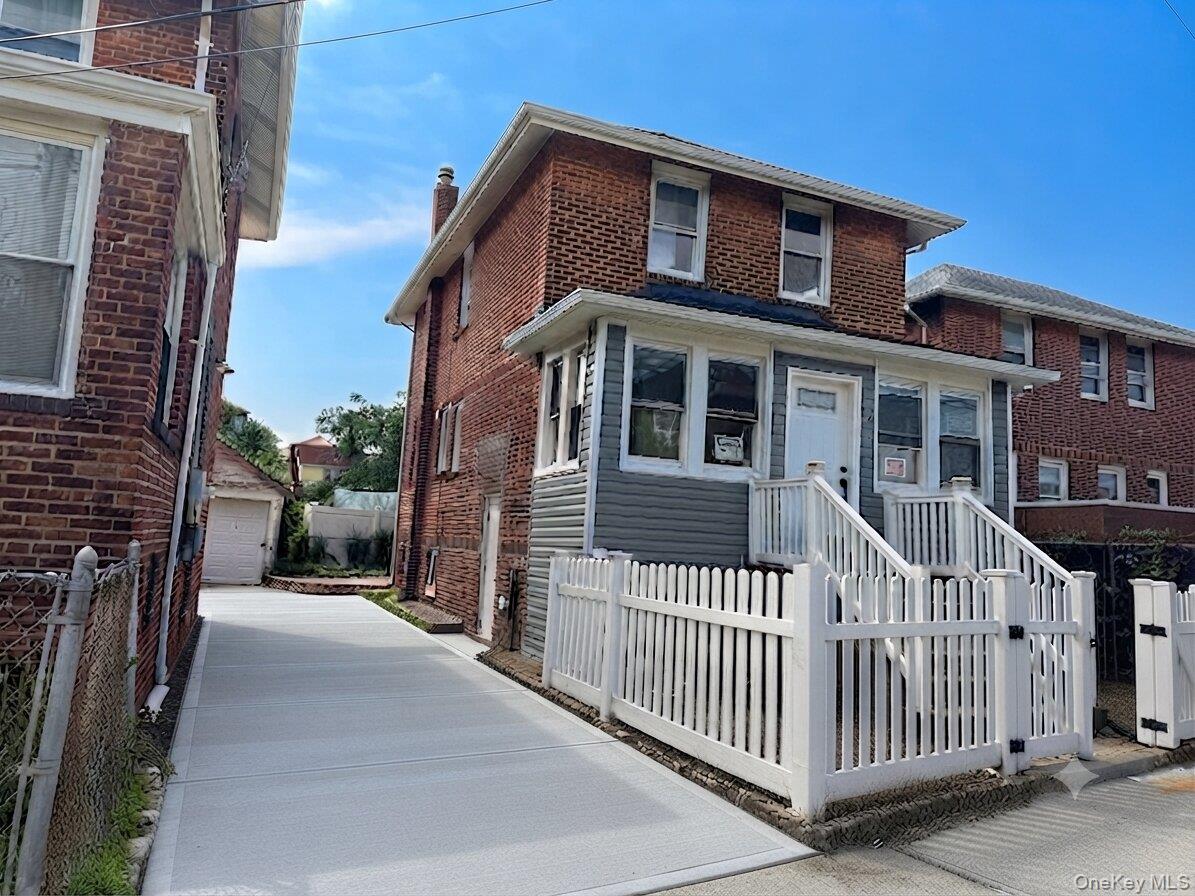 2431 Deerfield Road Property Photo 1