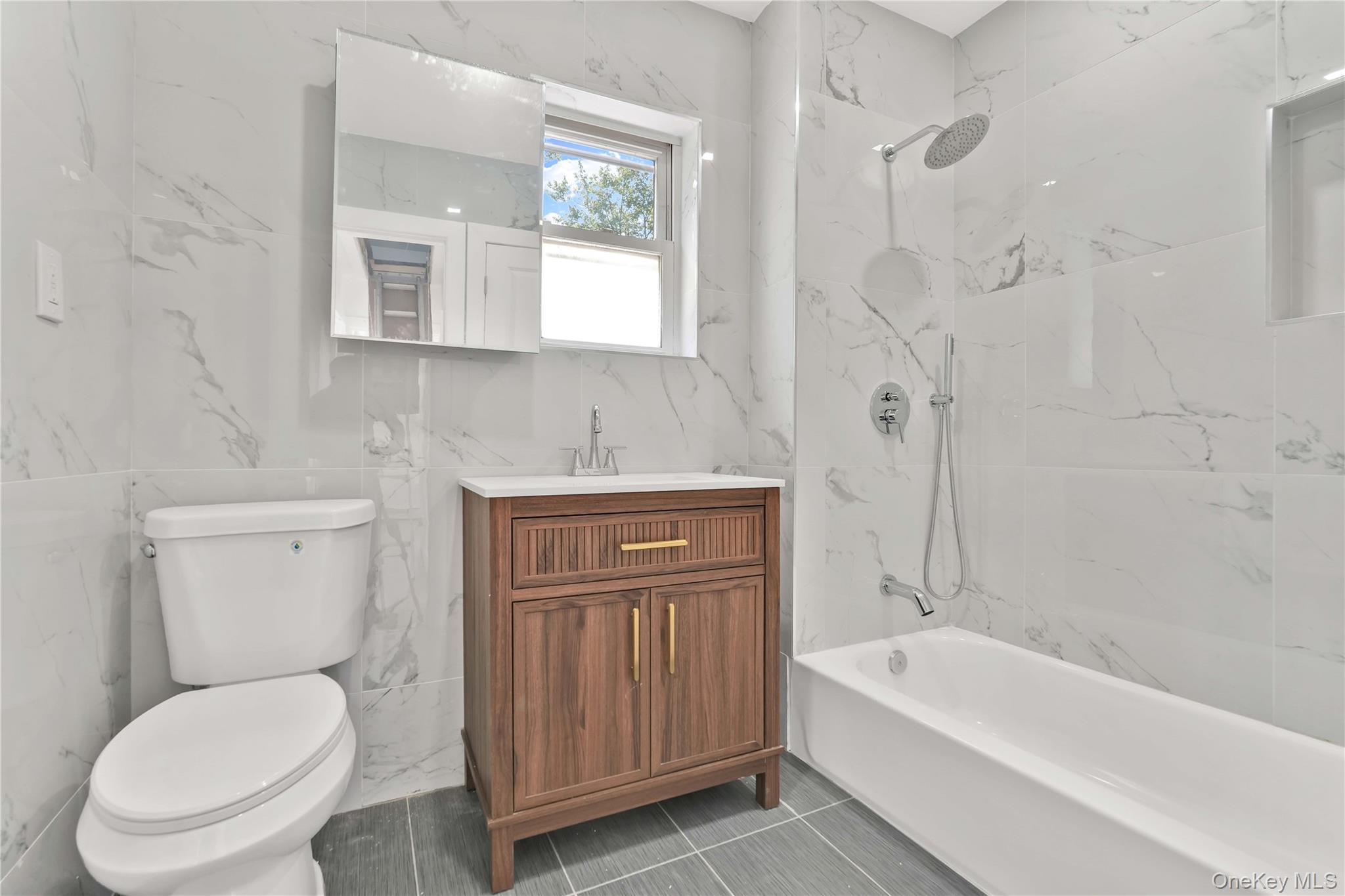 42 Satterie Avenue Property Photo 28