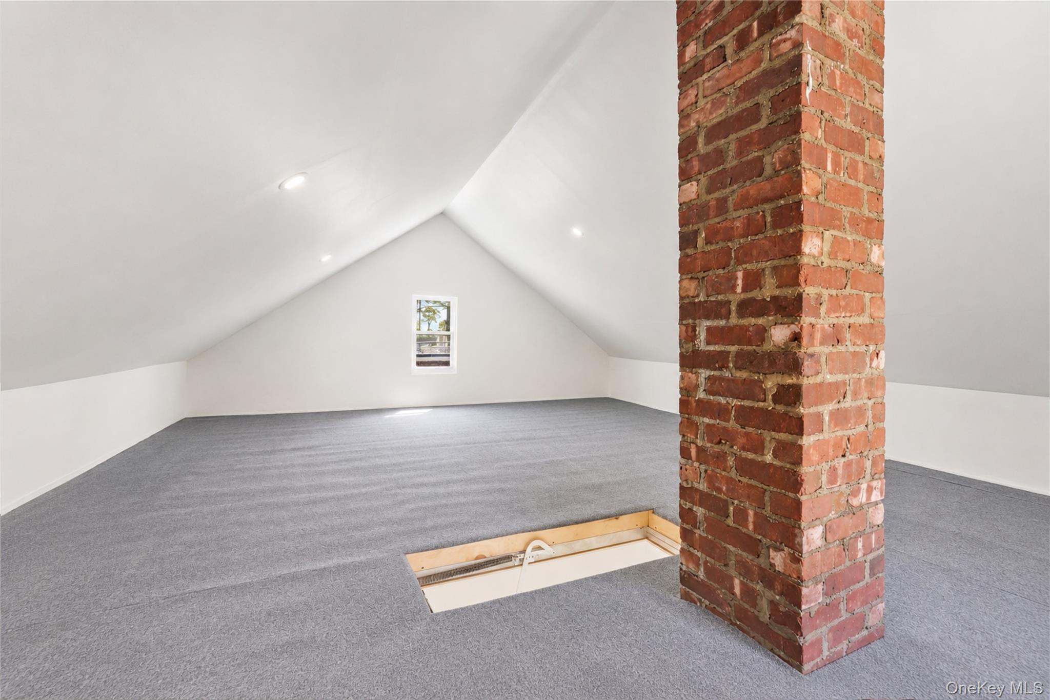 42 Satterie Avenue Property Photo 31