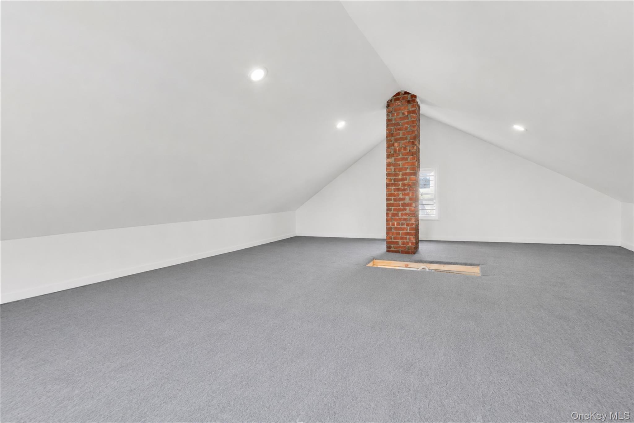 42 Satterie Avenue Property Photo 32
