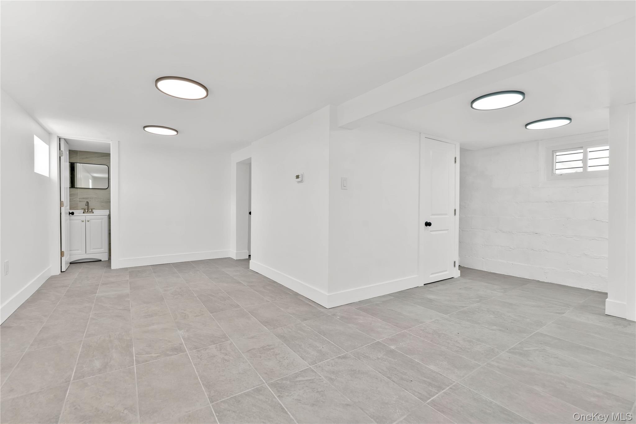 42 Satterie Avenue Property Photo 34