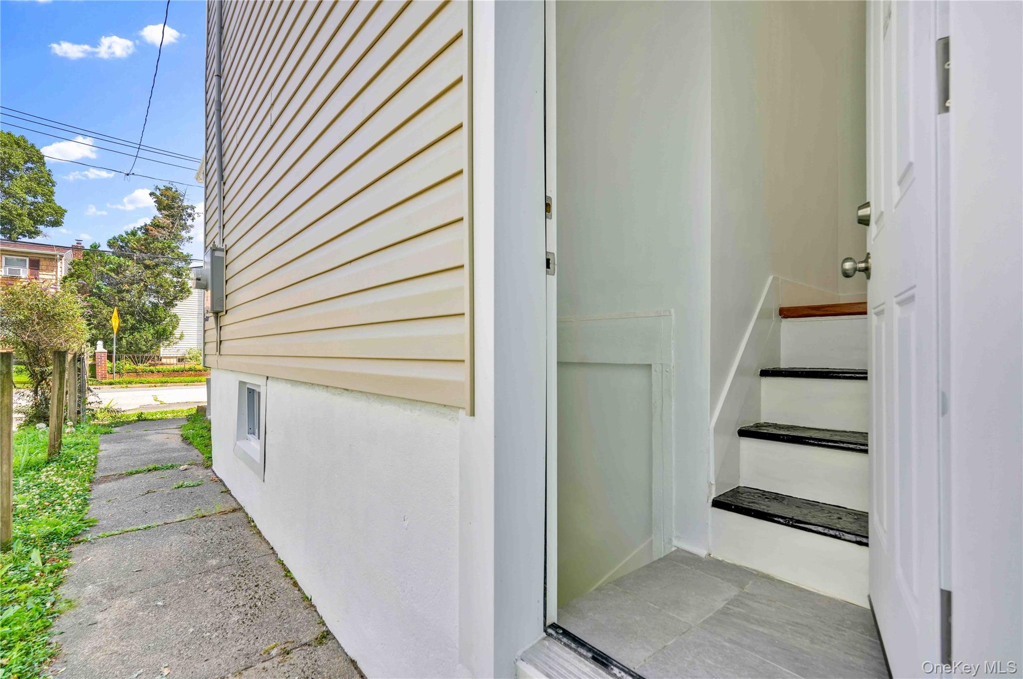 42 Satterie Avenue Property Photo 39