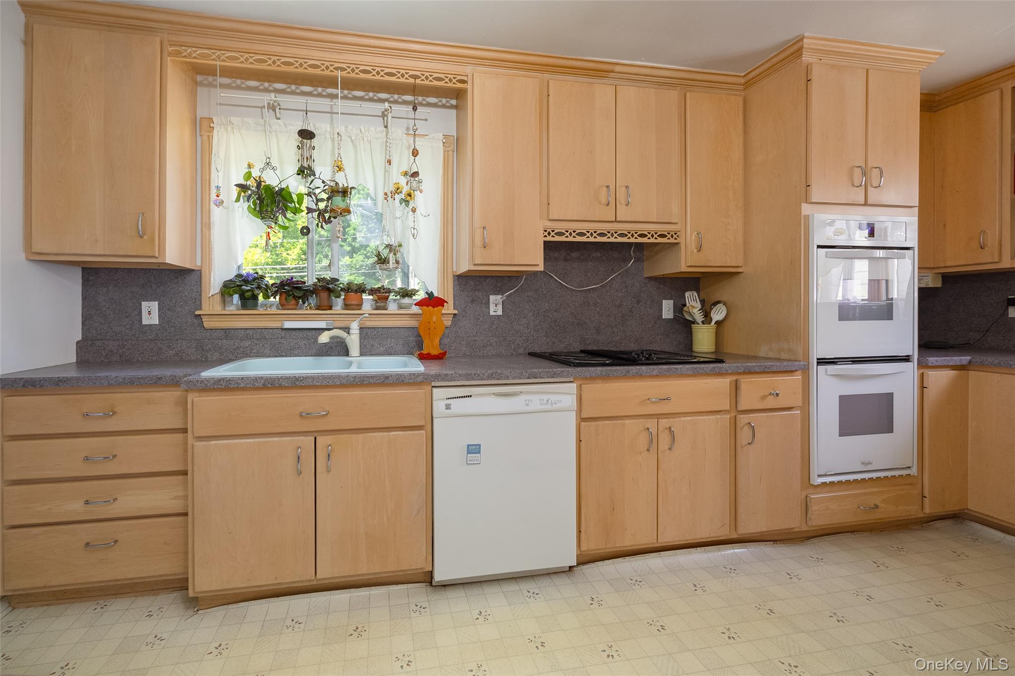 76 Phillips Street Property Photo 9