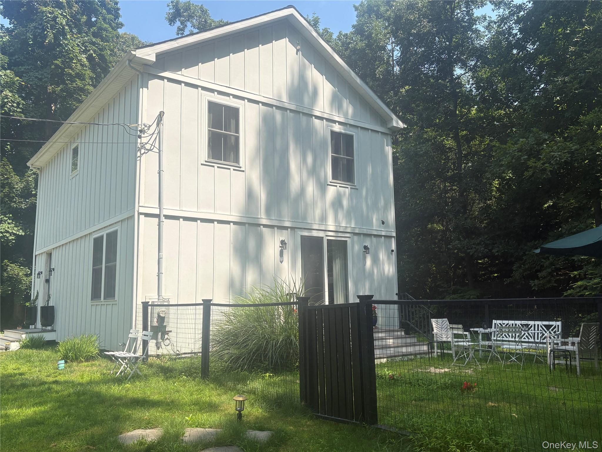 13595 Soundview Avenue Property Photo 3