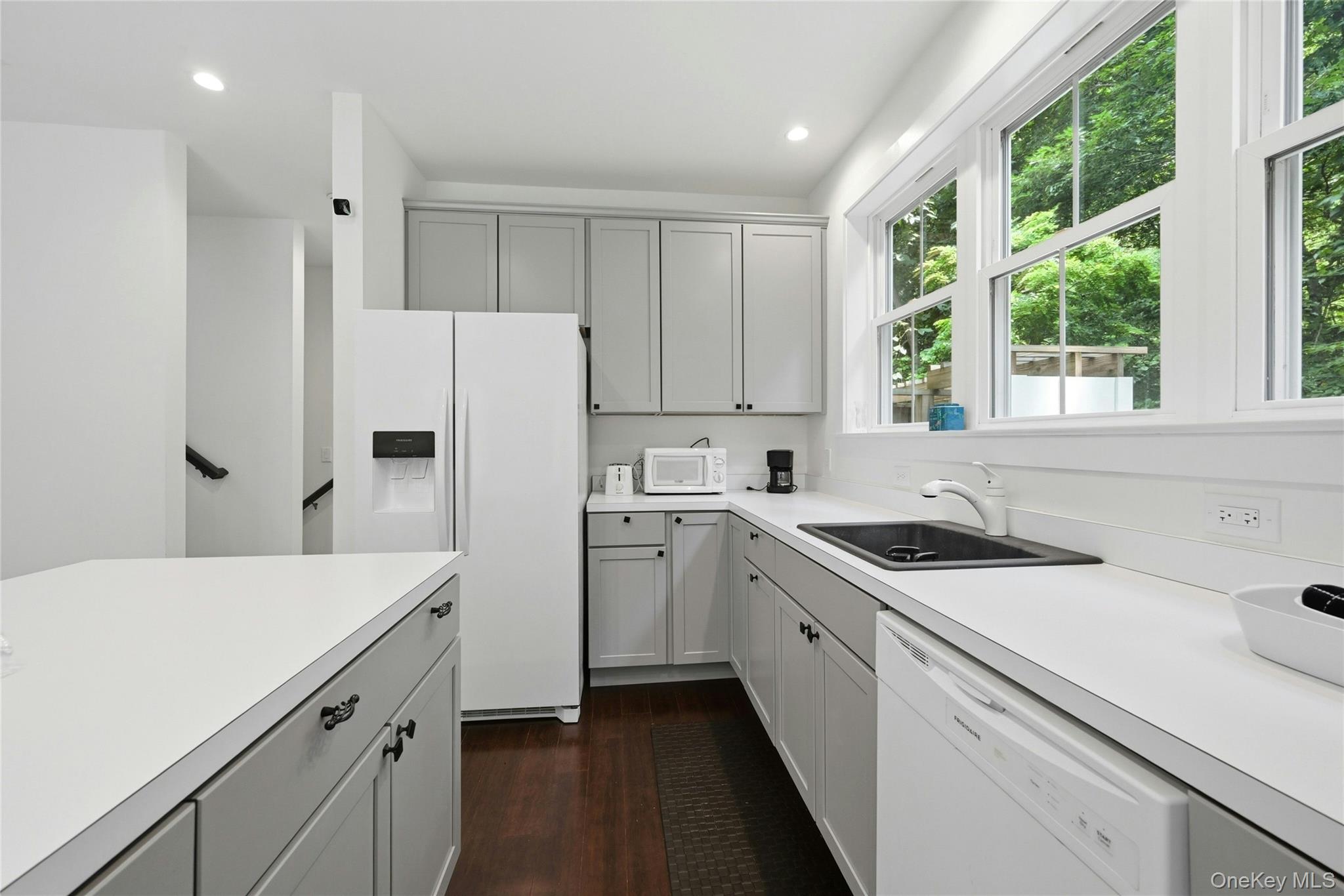 13595 Soundview Avenue Property Photo 7