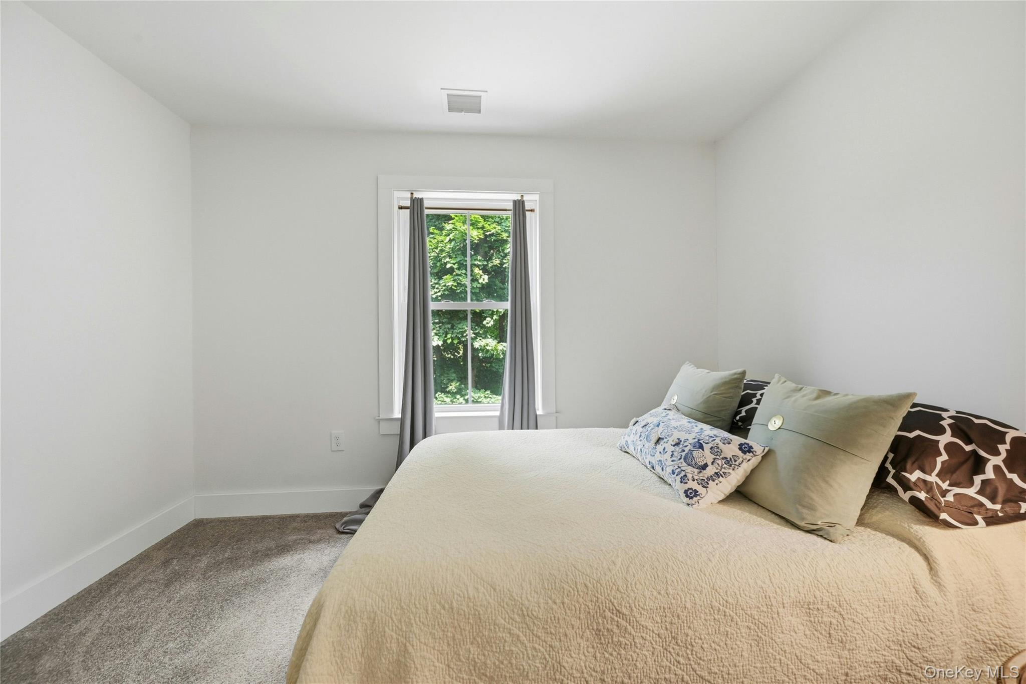 13595 Soundview Avenue Property Photo 13