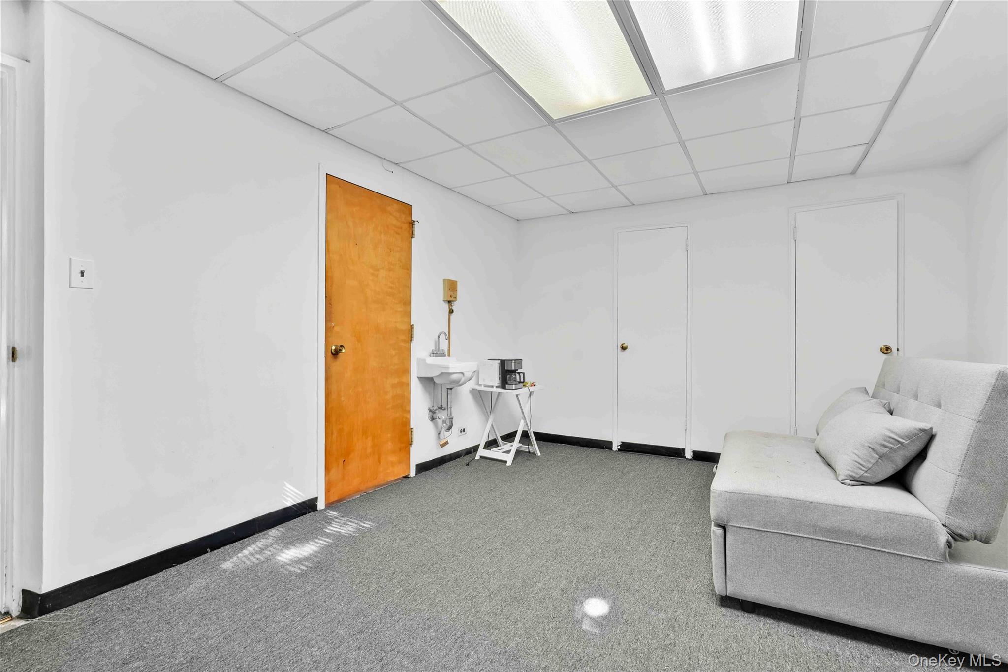 6940 Yellowstone Boulevard 9 & 10 Property Photo 8