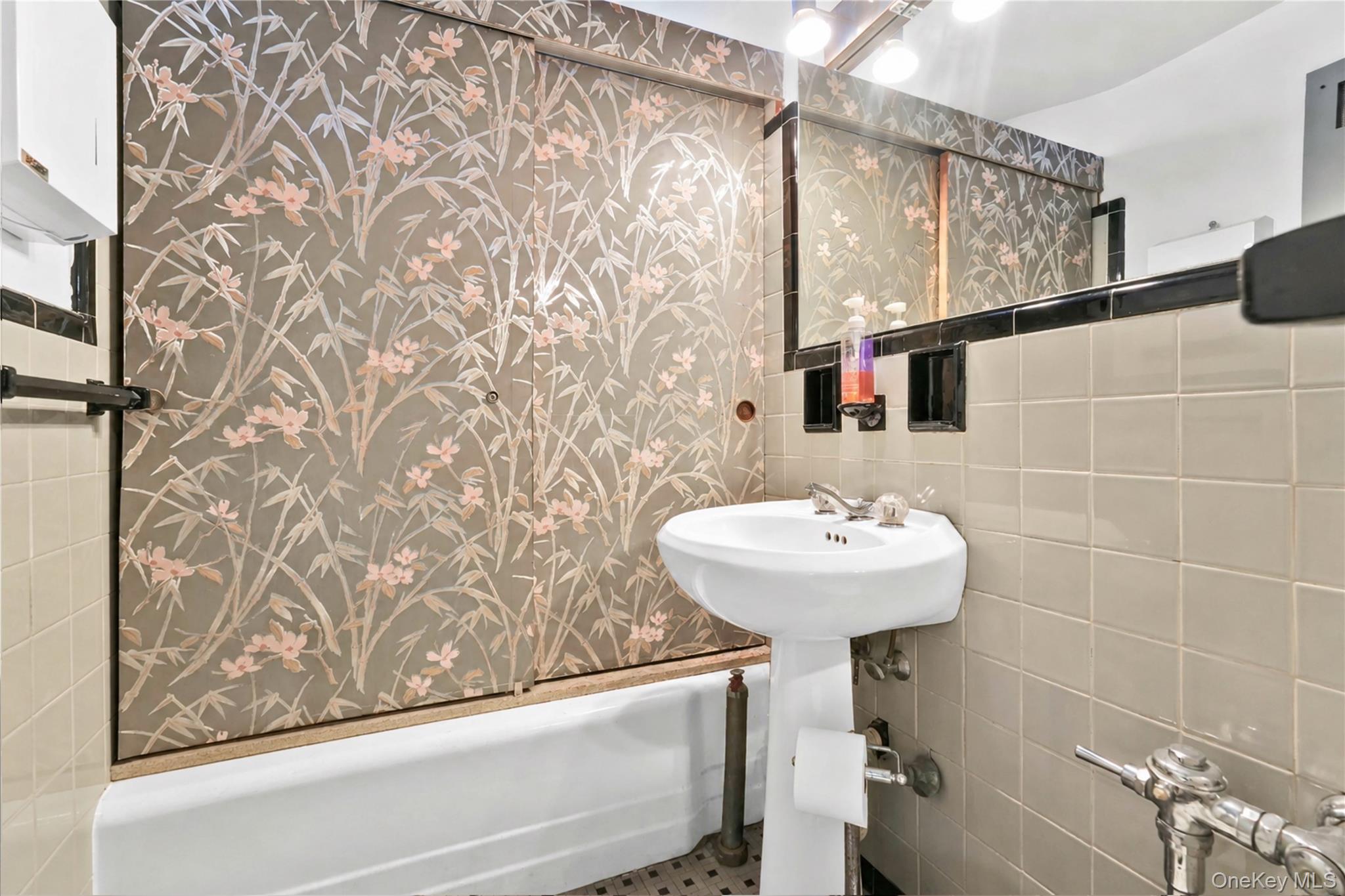 6940 Yellowstone Boulevard 9 & 10 Property Photo 10