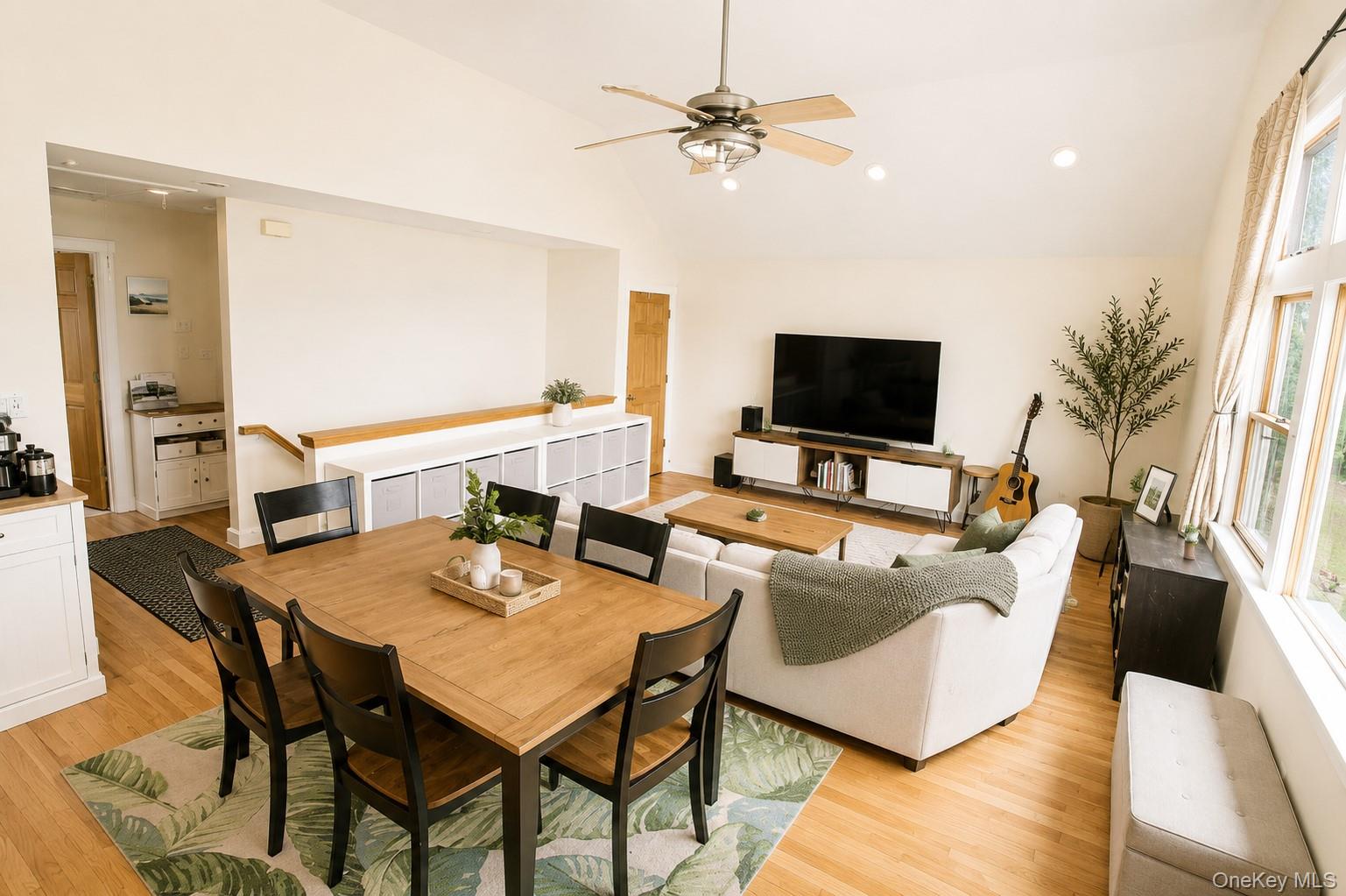 649 W Park Avenue Property Photo 1
