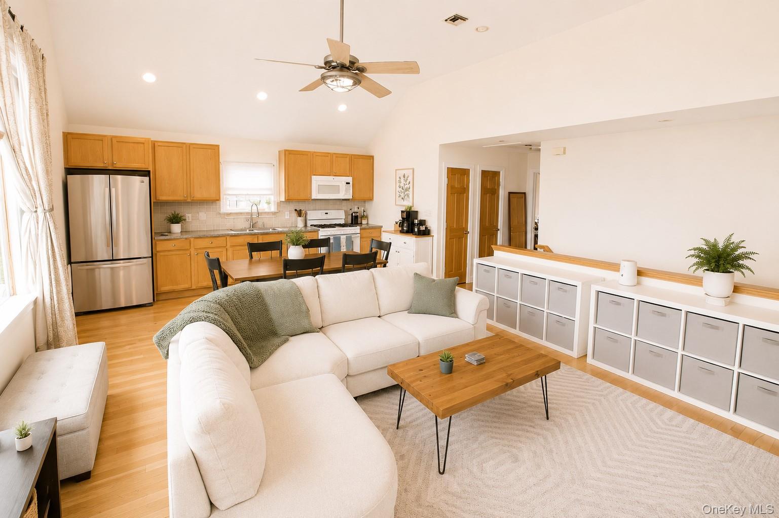 649 W Park Avenue Property Photo 4