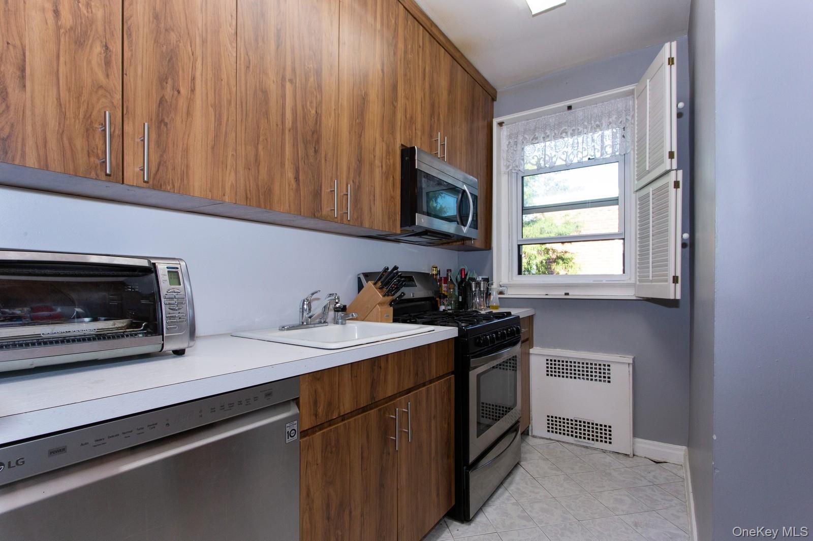1385 Broadway A-34 Property Photo 16