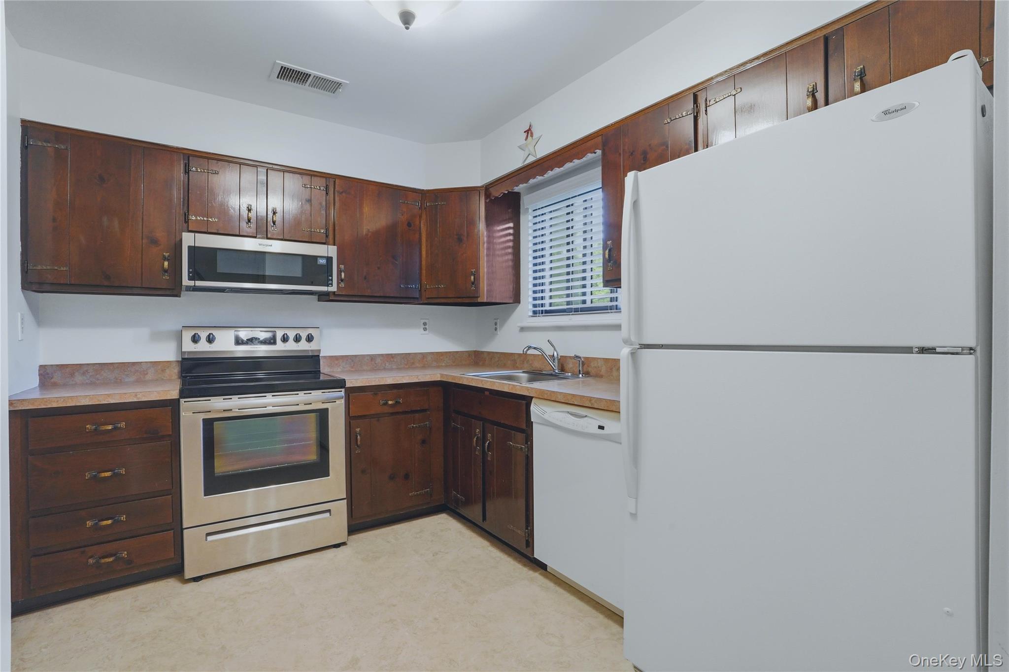 267 Village Court Property Photo 11