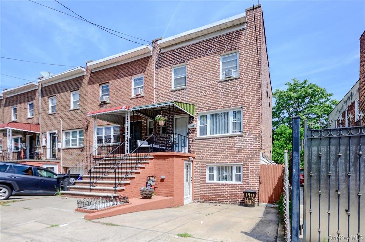 1912 Hunt Avenue Property Photo 1