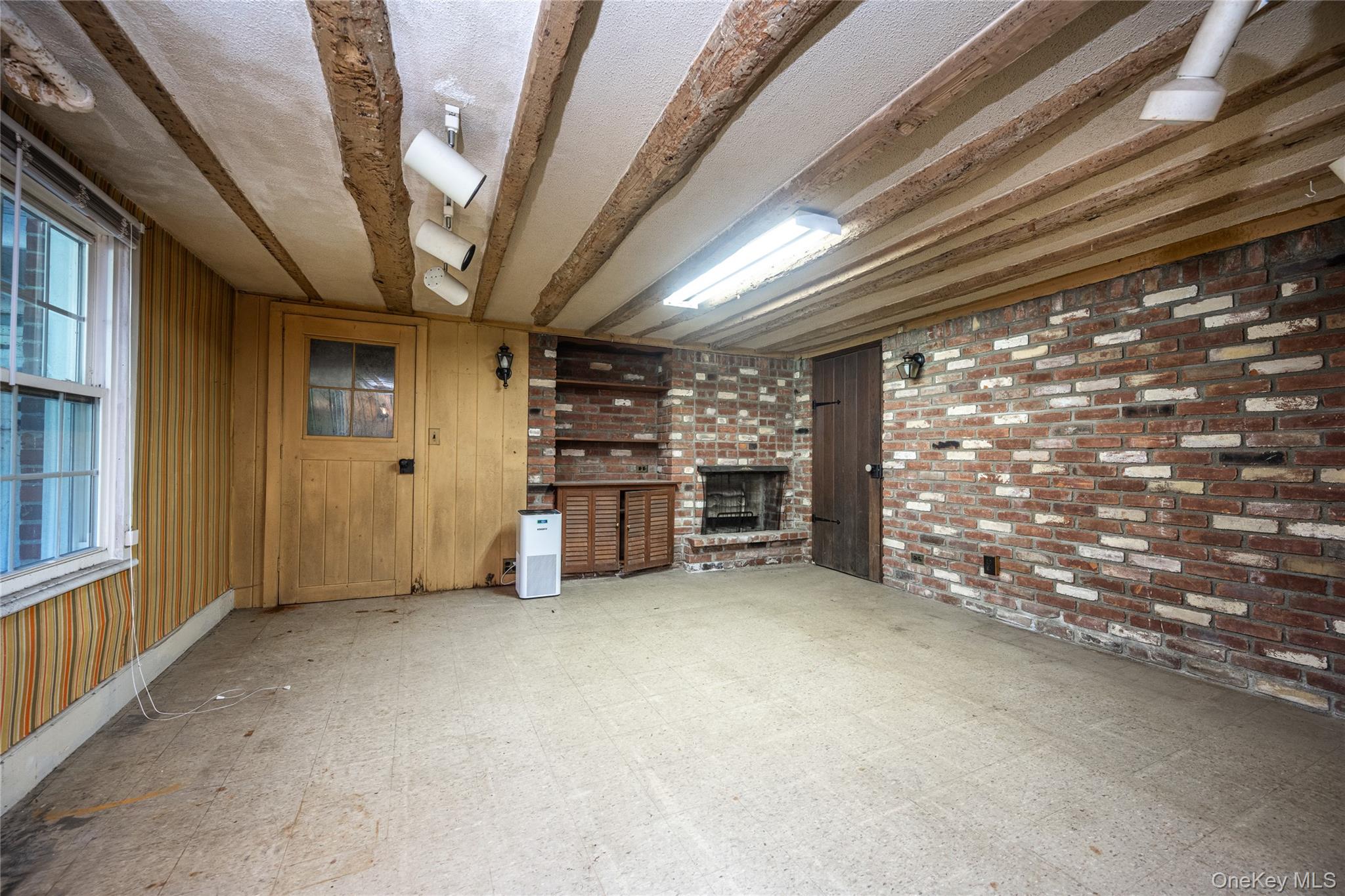 41 Campwoods Road Property Photo 10