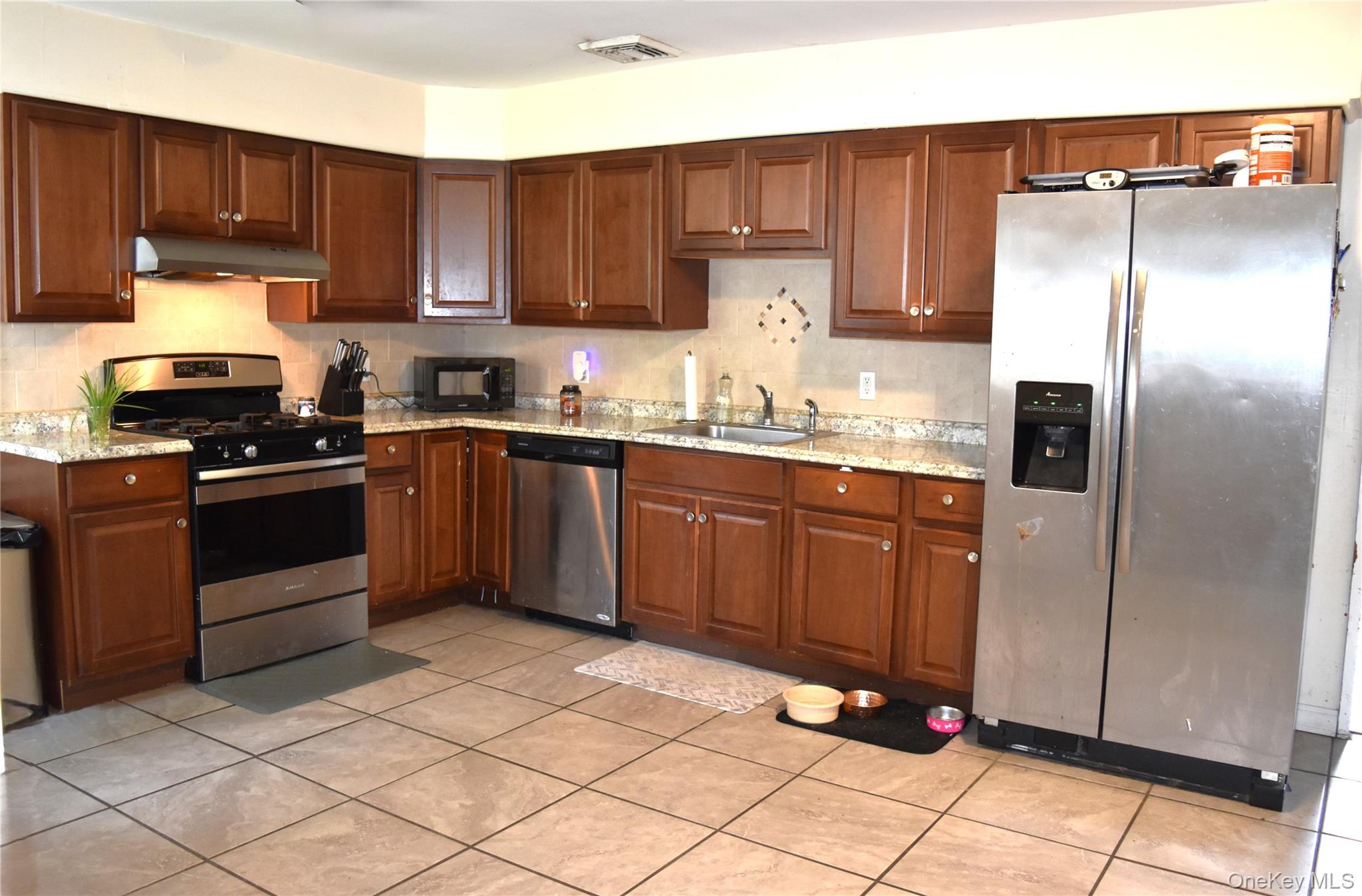 14 Perry Road Property Photo 8