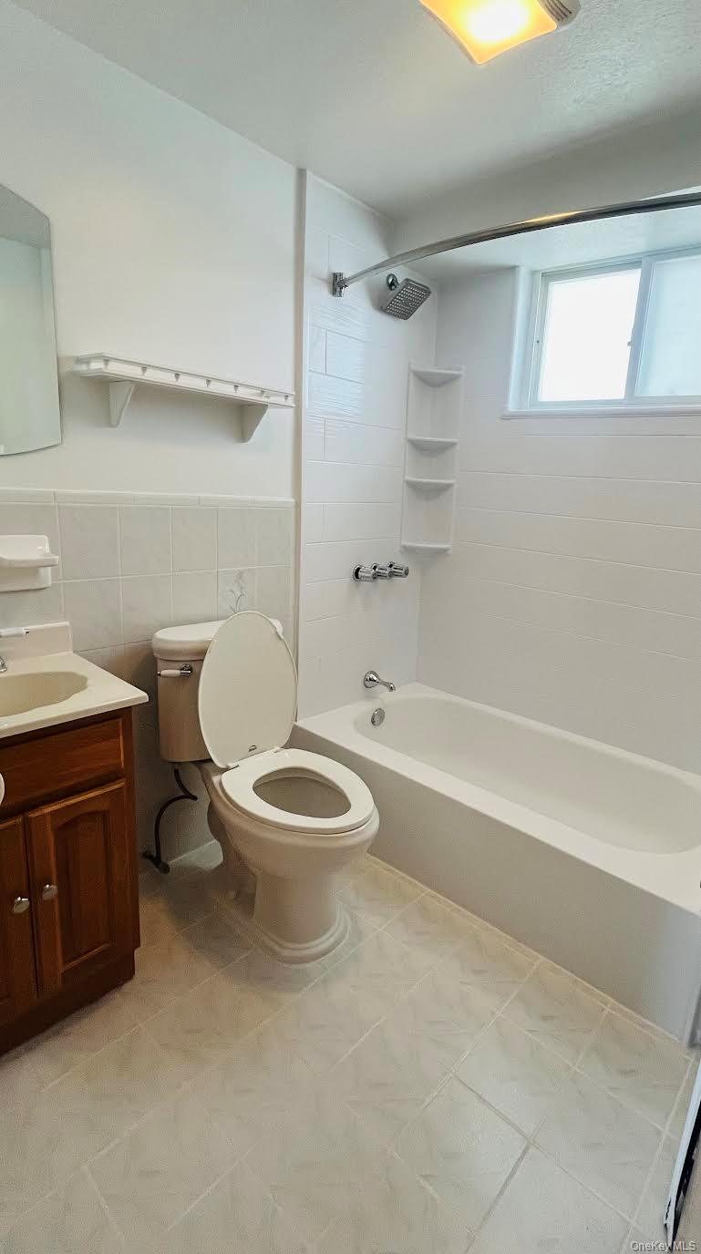 15 Van Brunt Road Property Photo 3