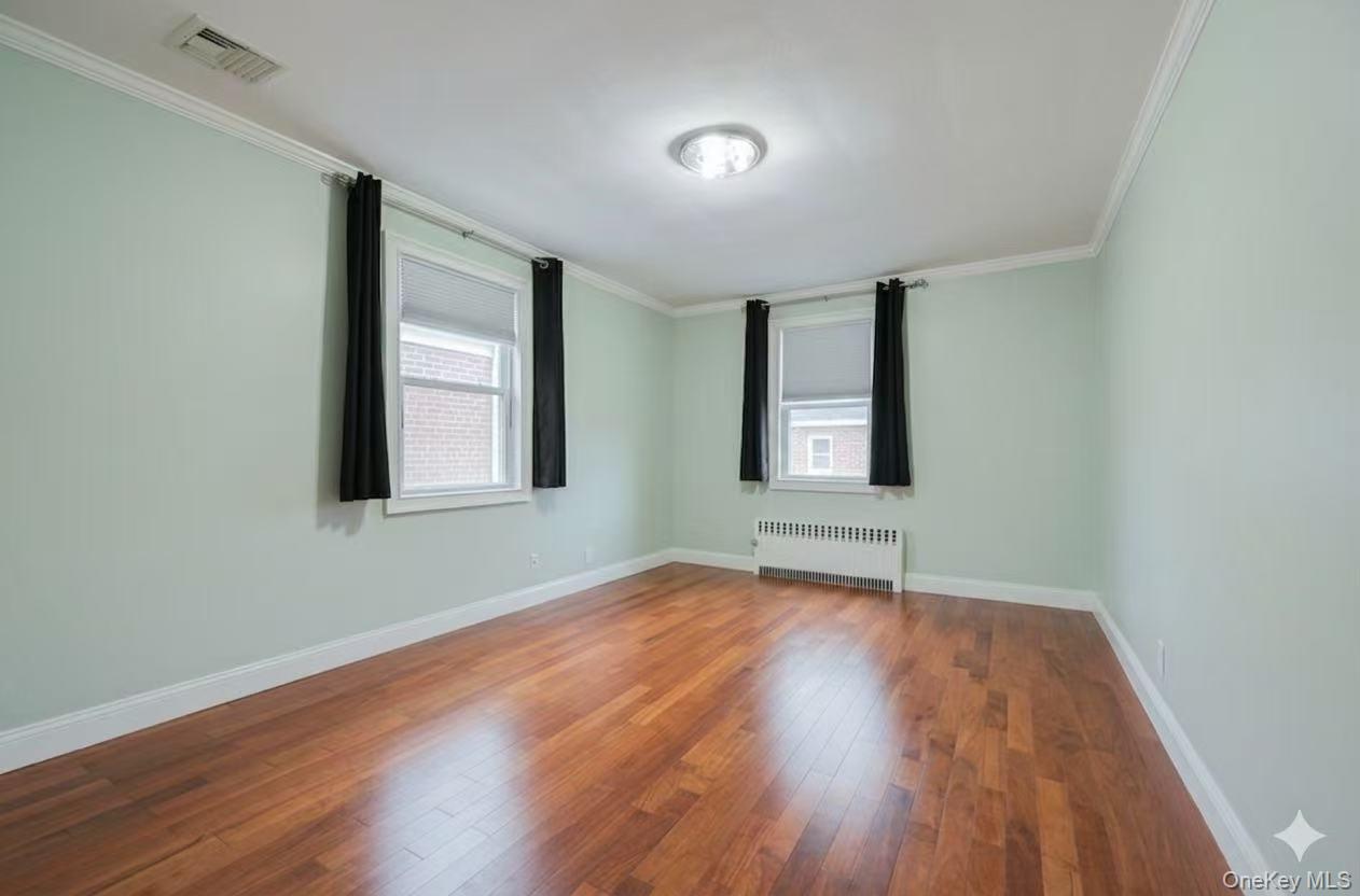1194 Lydig Avenue Property Photo 7